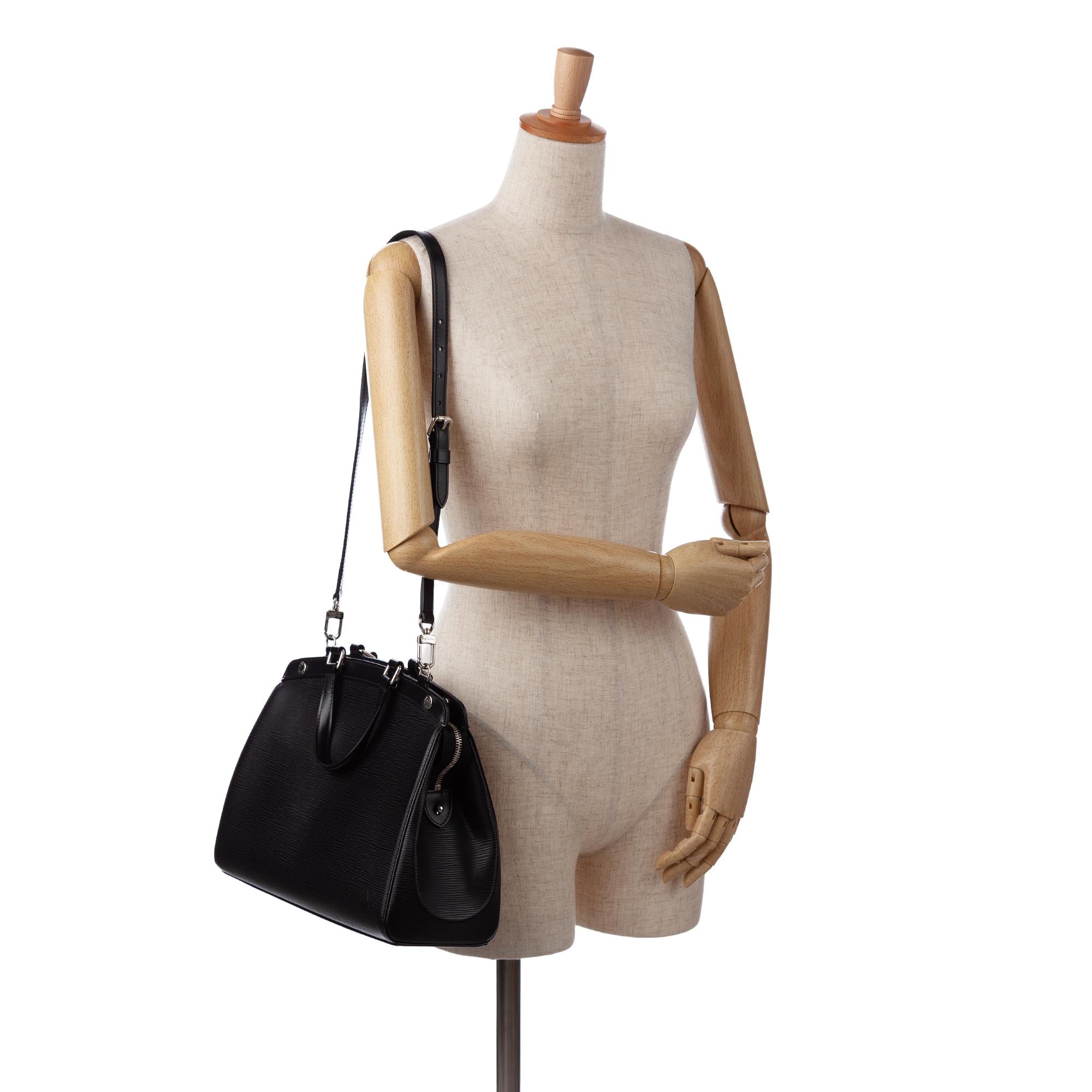Louis Vuitton Epi Brea MM (SHG-LZxgwC)