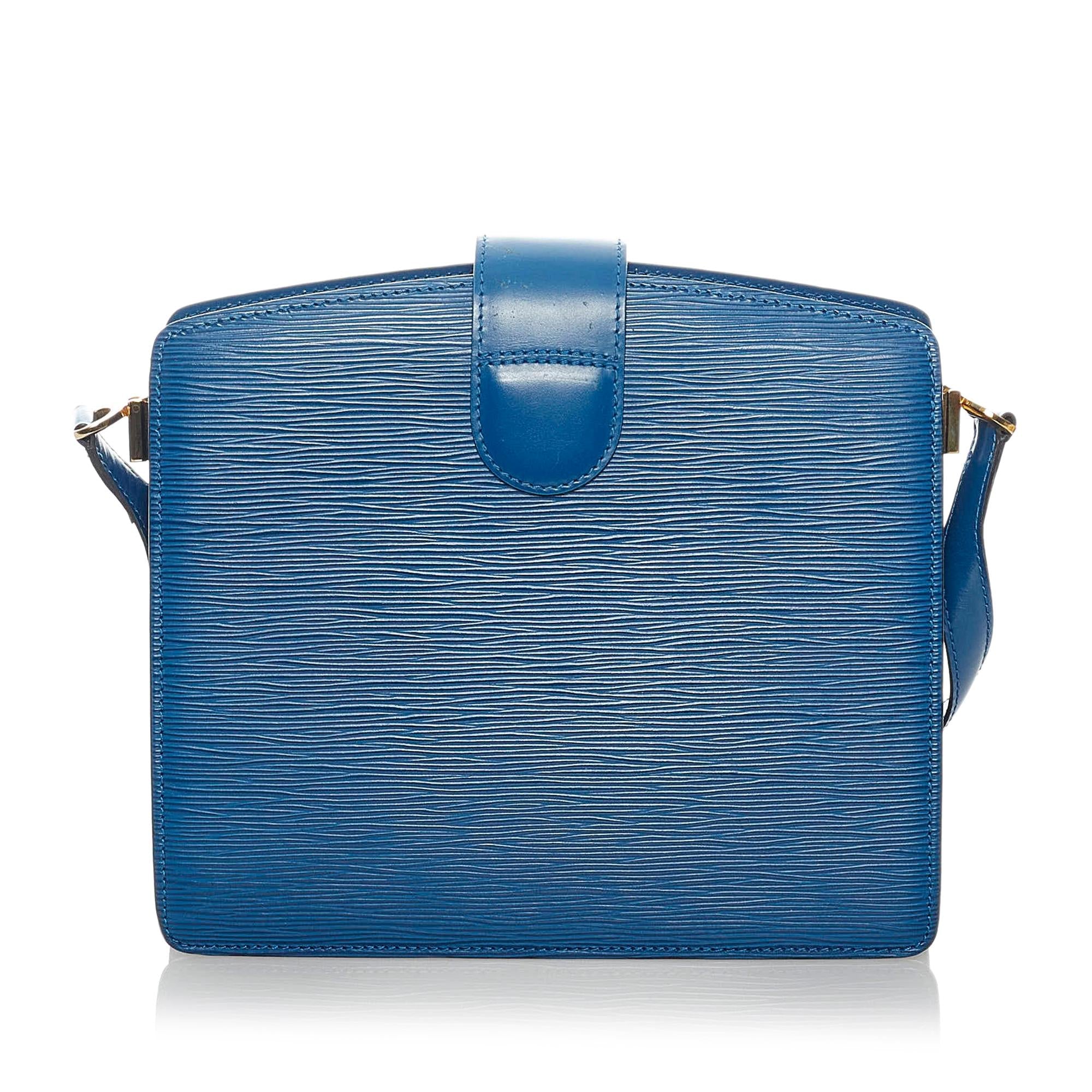 Louis Vuitton Epi Capucines (SHG-37266)