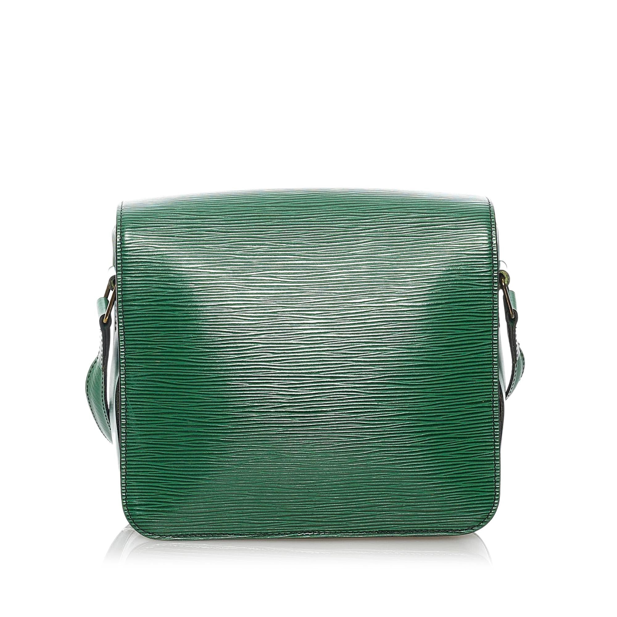 Louis Vuitton Epi Cartouchiere MM (SHG-30202)