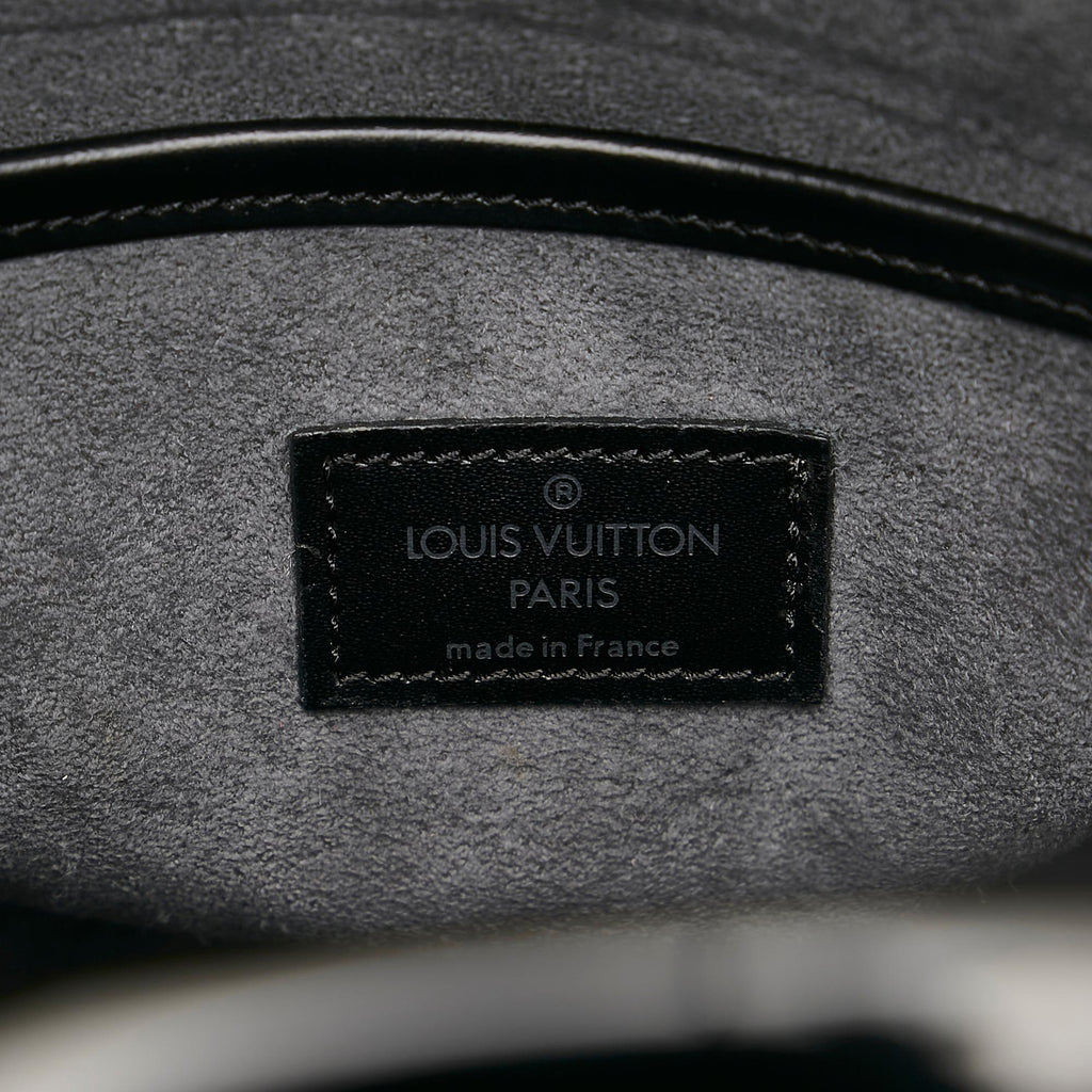 Louis Vuitton Epi Demi-Lune (SHG-34519)