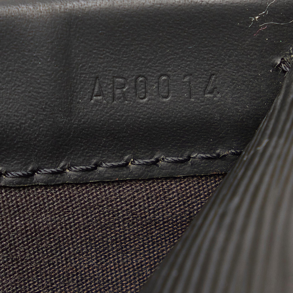 Louis Vuitton Epi Dhanura GM (SHG-OvNJ2r)
