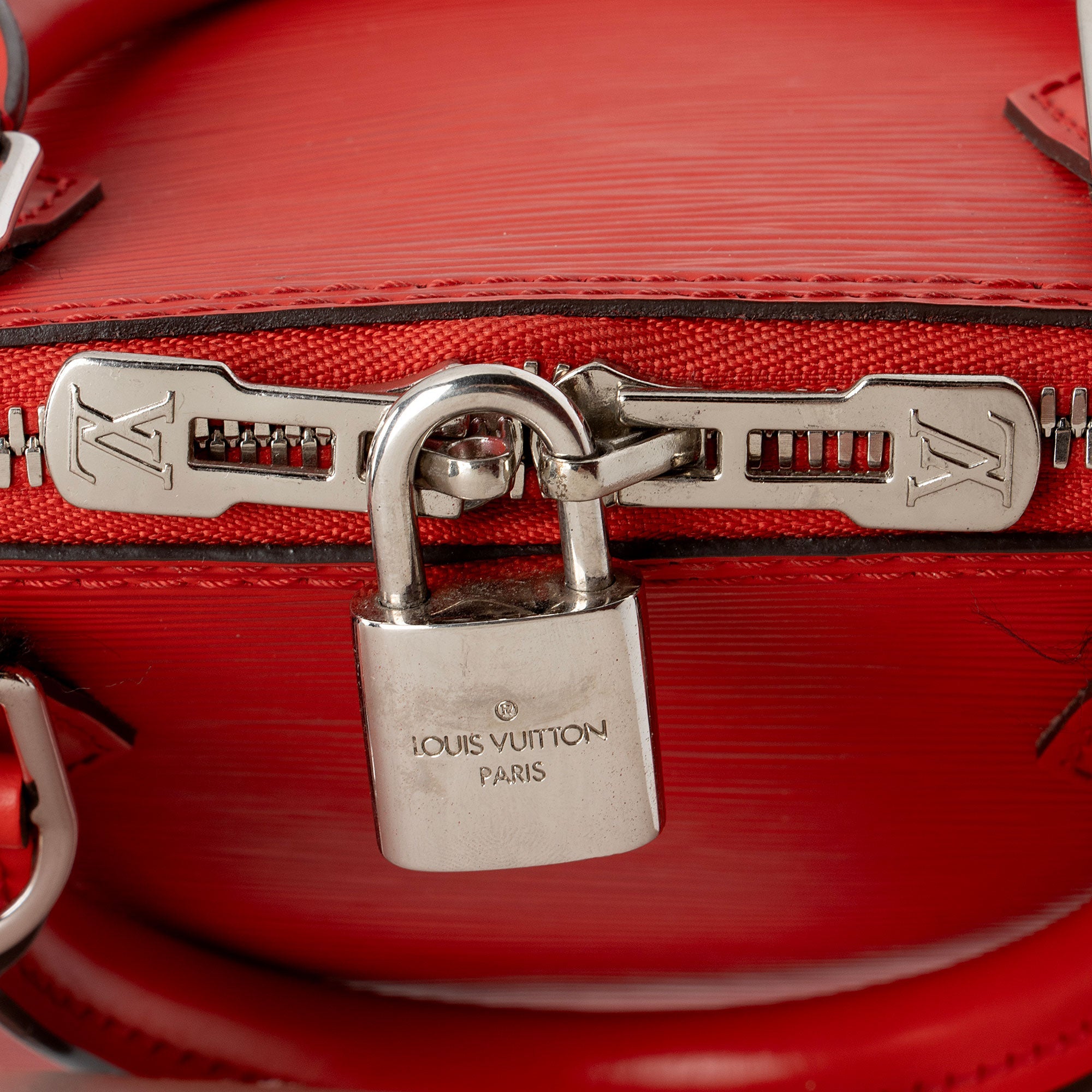 Louis Vuitton Epi Leather Alma PM Satchel (SHF-aFC3gv)