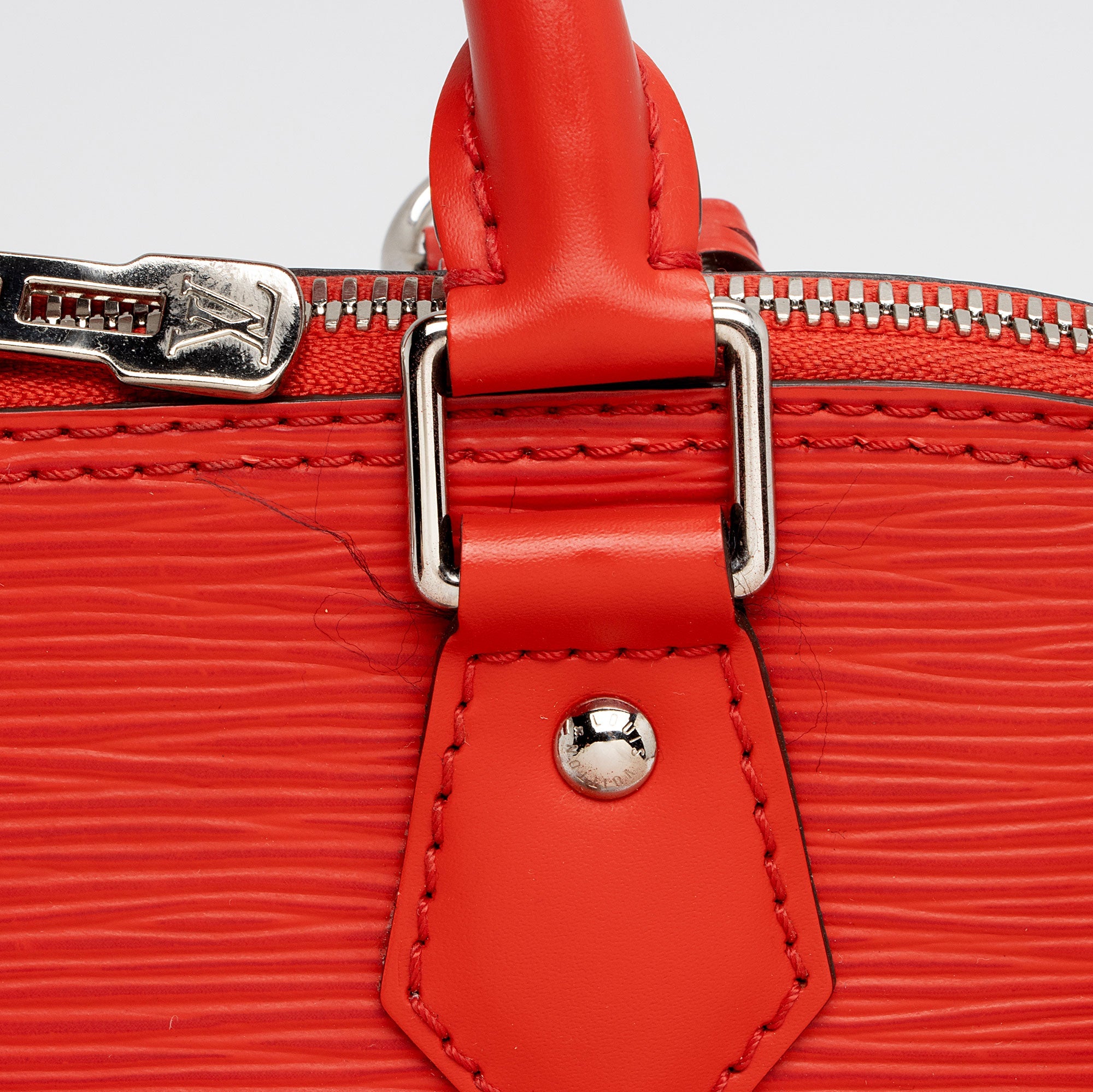 Louis Vuitton Epi Leather Alma PM Satchel (SHF-aFC3gv)