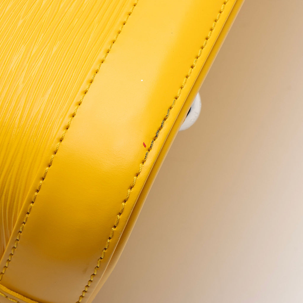 Louis Vuitton Epi Leather Alma PM Satchel (SHF-UNHnOL)
