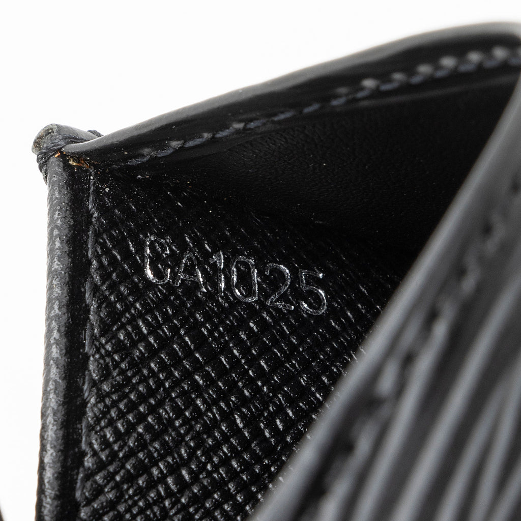 Louis Vuitton Epi Leather Card Case (SHF-vekghz)