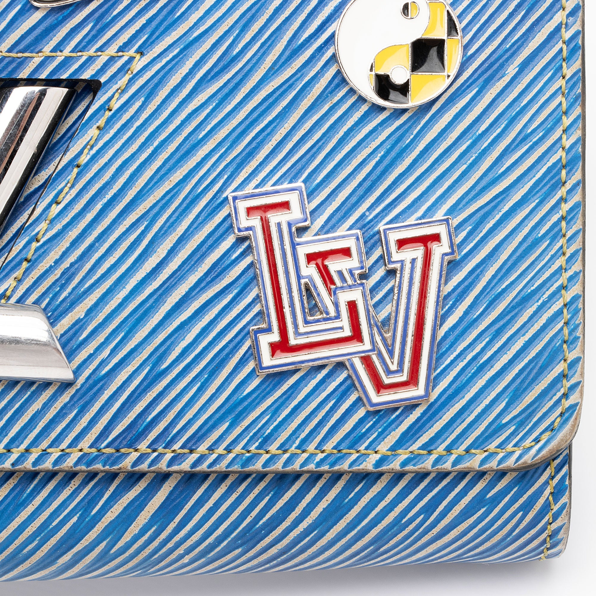 Louis Vuitton Epi Leather Pins Twist Chain Wallet (SHF-qOMi06)