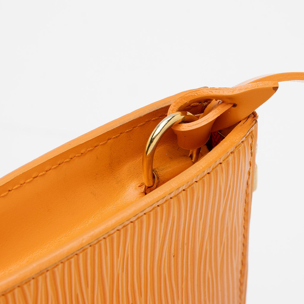 Louis Vuitton Epi Leather Pochette Accessoires (SHF-K8wXuO)