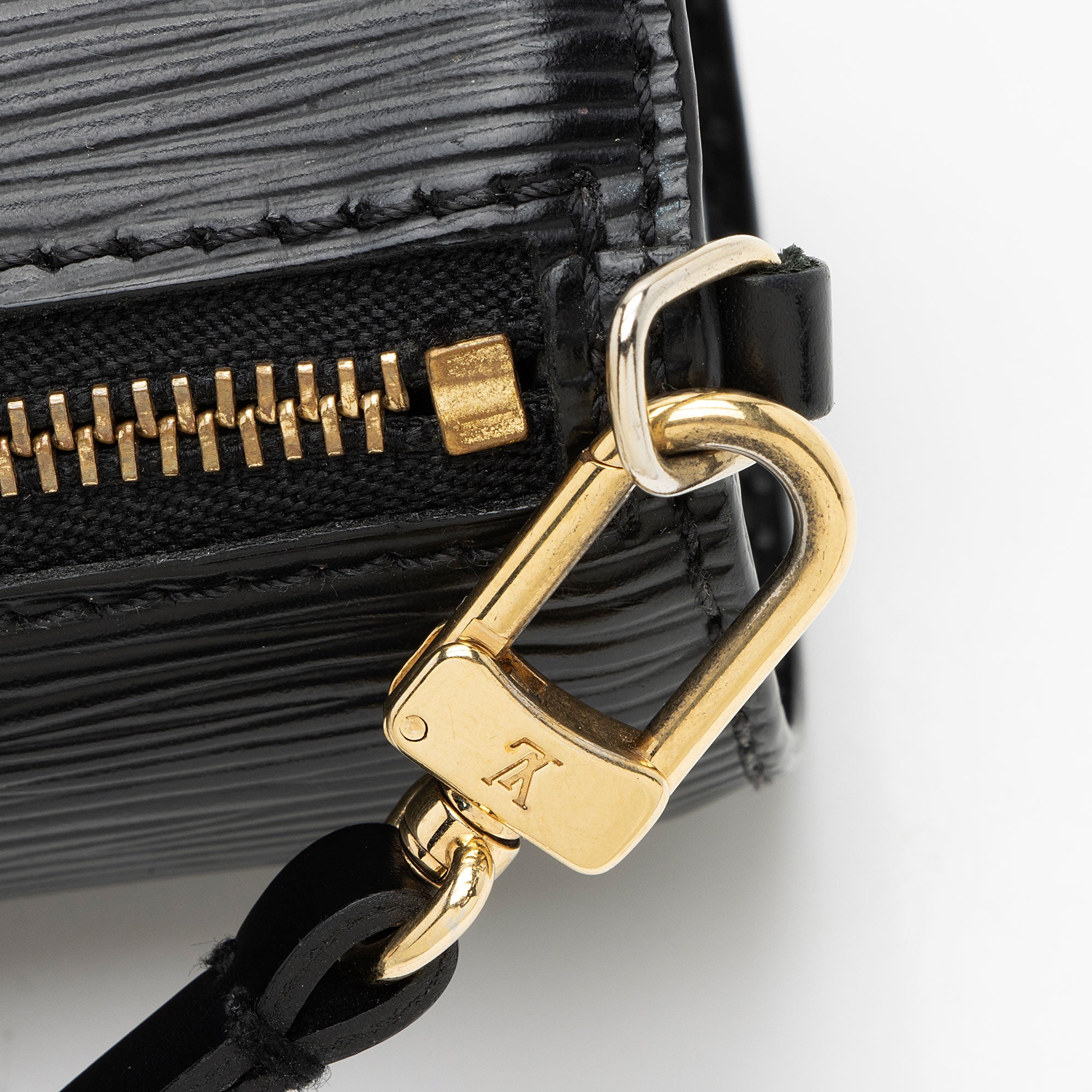 Louis Vuitton Epi Leather Round Pochette
