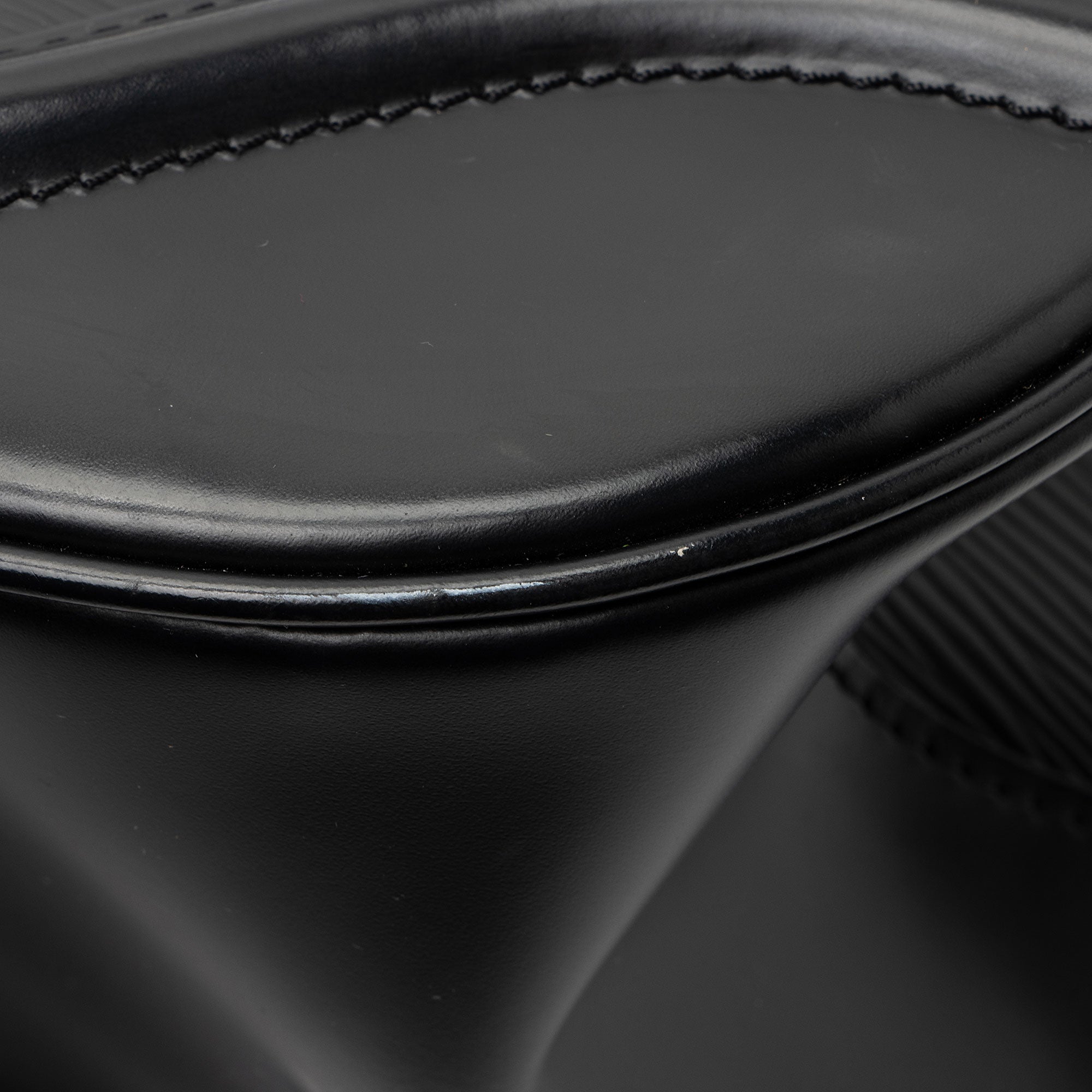Louis Vuitton Epi Leather Sac Montaigne Satchel