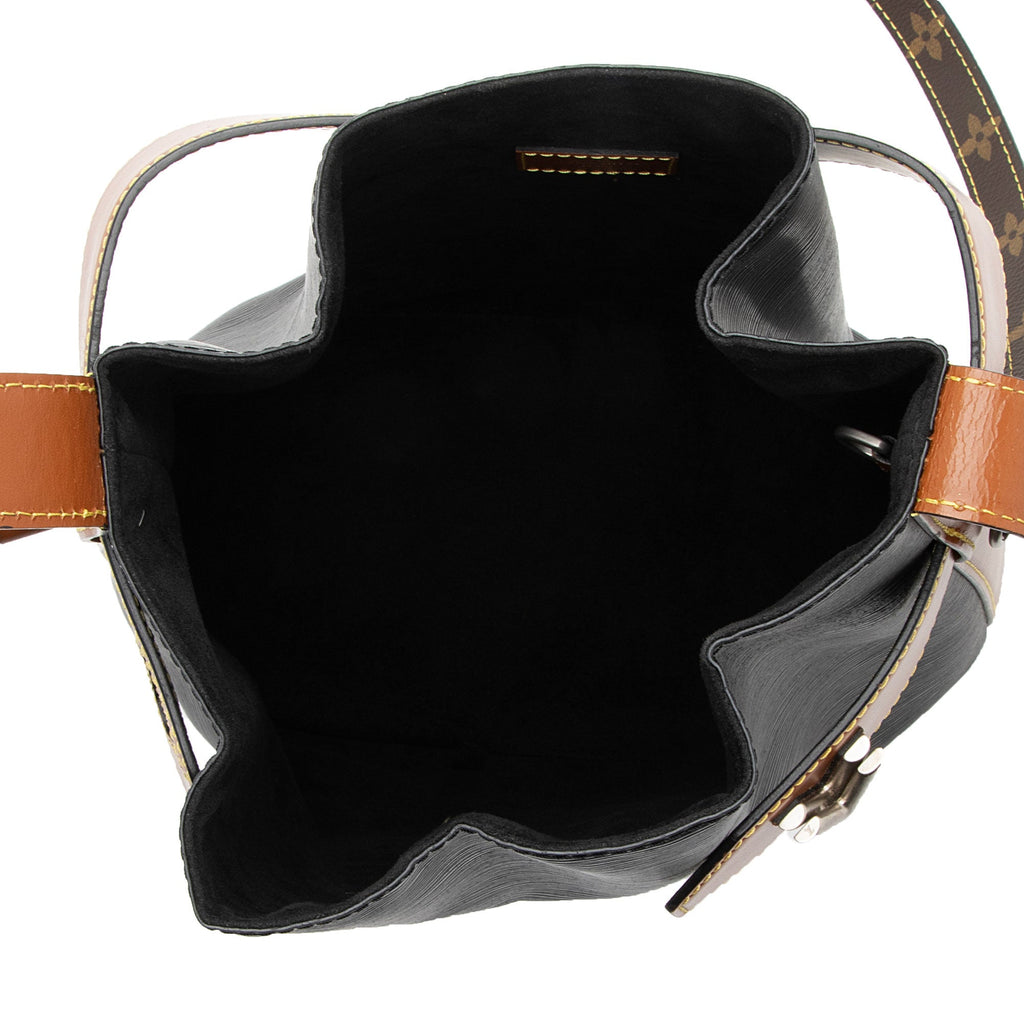 Louis Vuitton Epi Leather Twist Bucket Bag (SHF-6XRjK2)