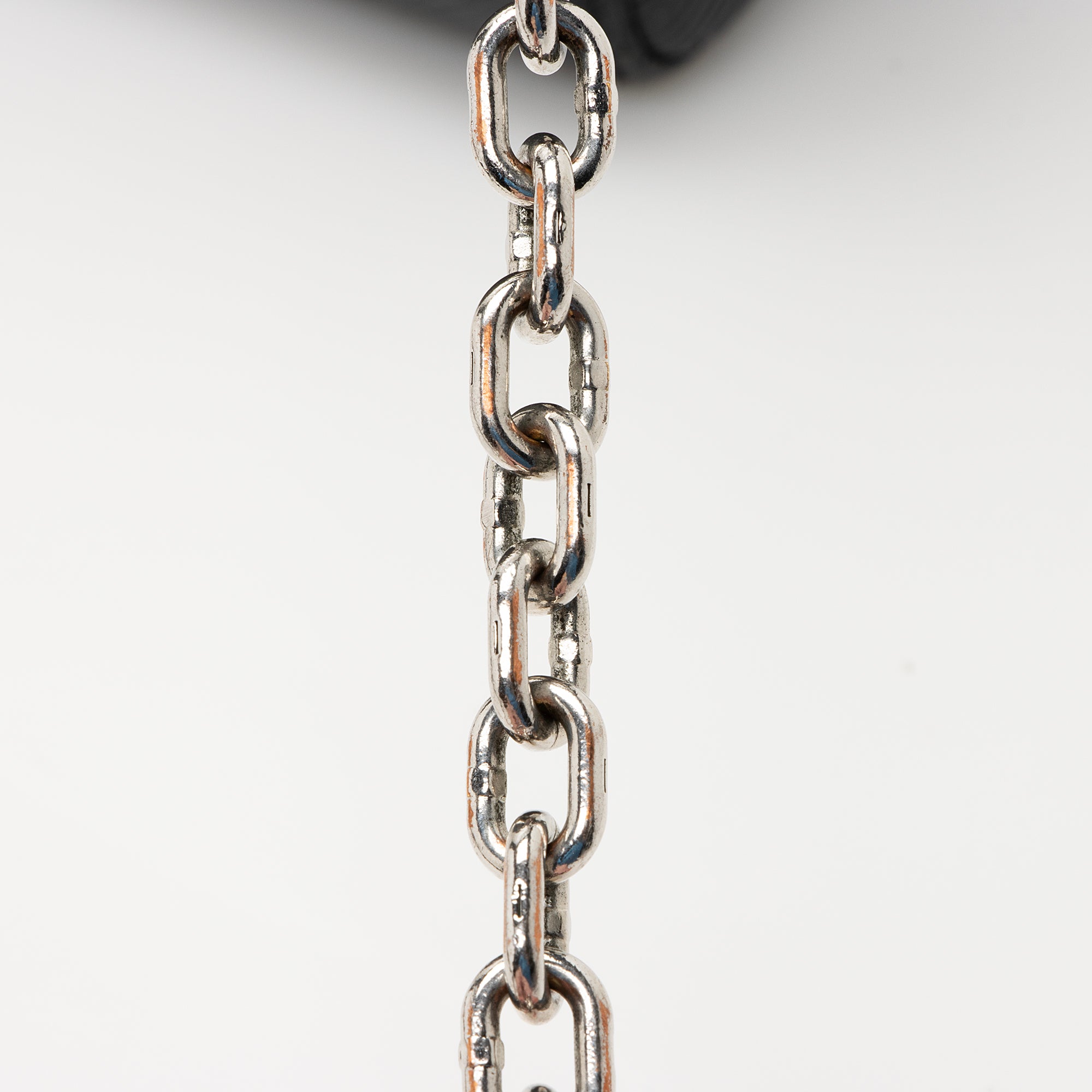 Louis Vuitton Epi Leather Twist MM Shoulder Bag (SHF-22700)