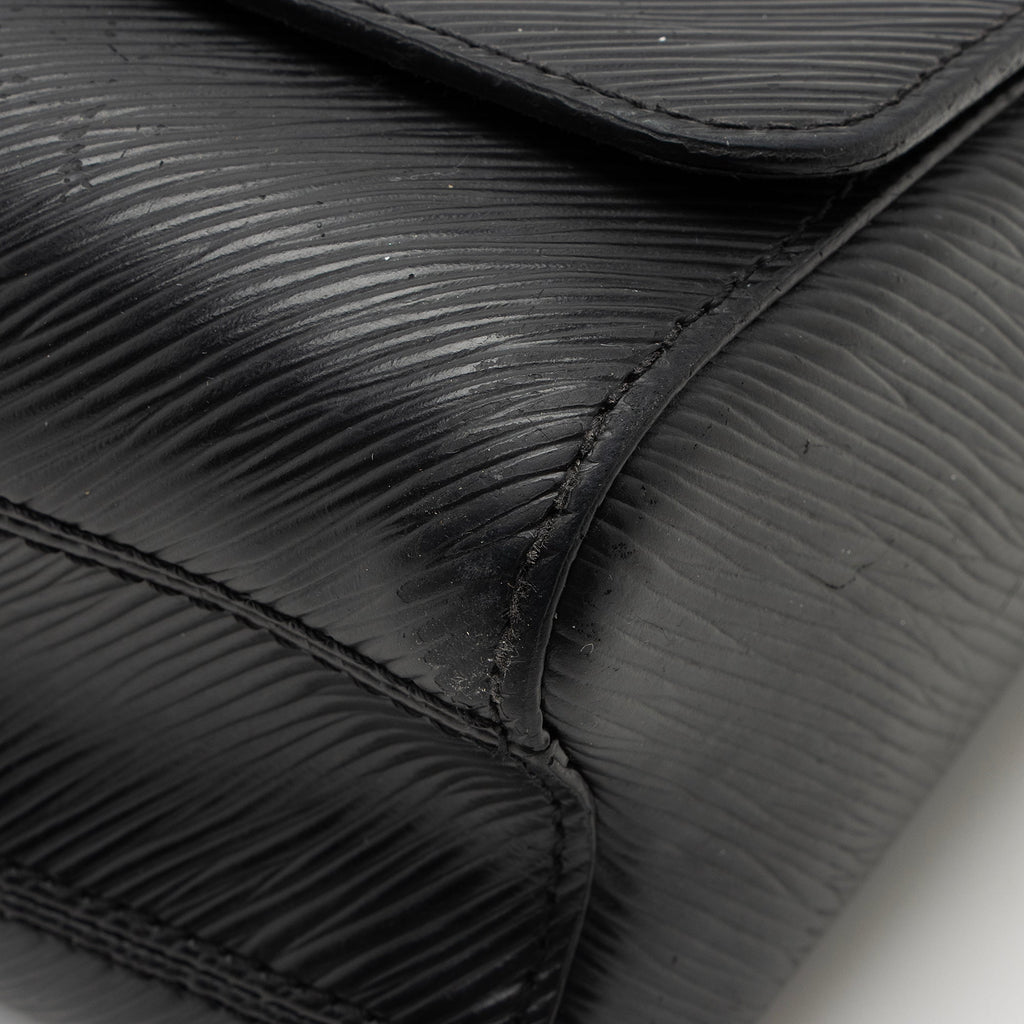 Louis Vuitton Epi Leather Twist MM Shoulder Bag (SHF-22700)