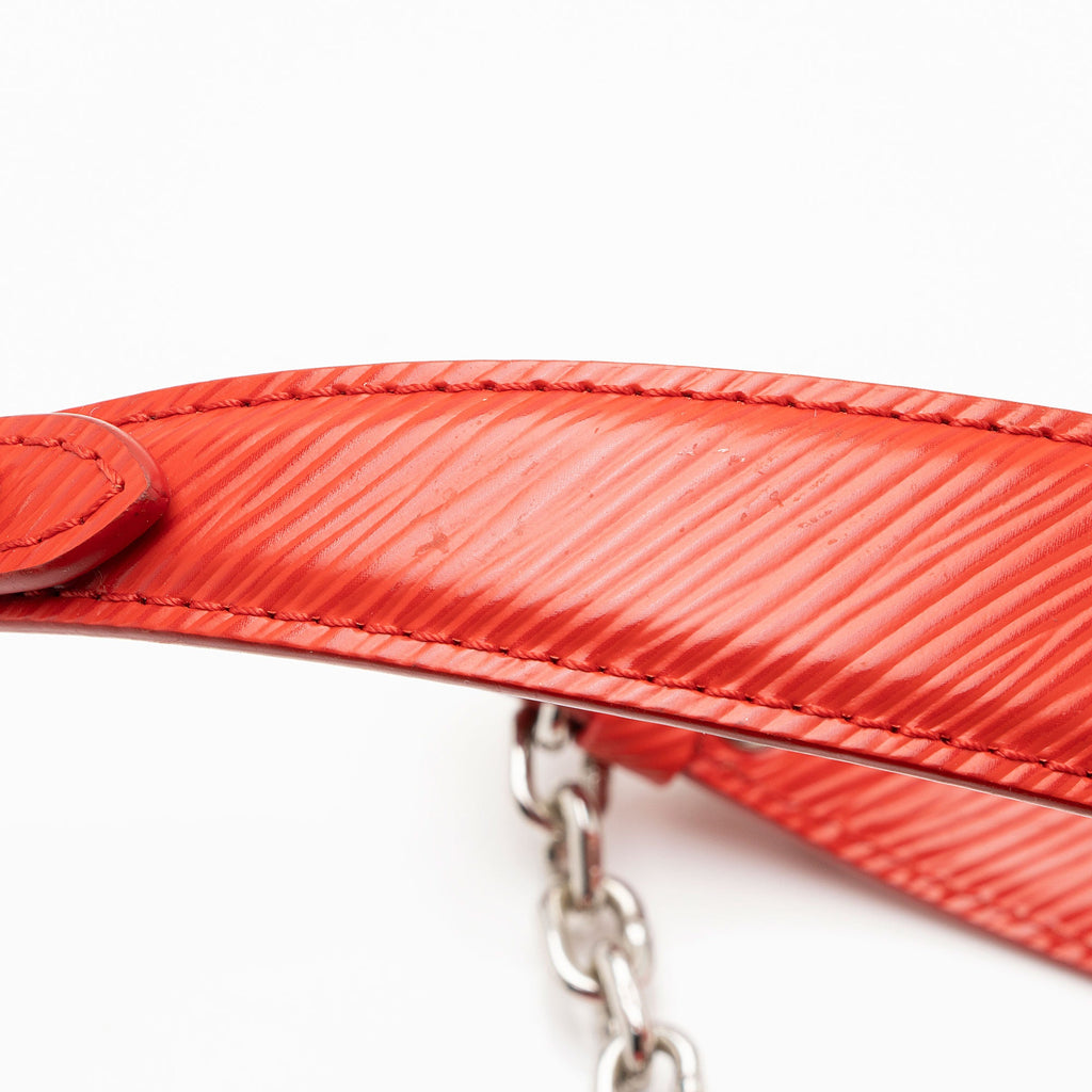 Louis Vuitton Epi Leather Twist MM Shoulder Bag (SHF-Nb1qMc)