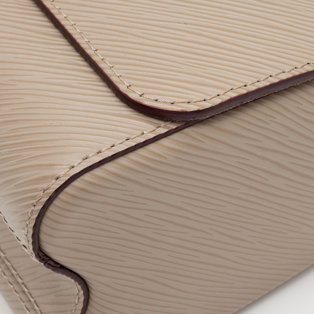 Louis Vuitton Epi Leather Twist MM Shoulder Bag (SHF-jv0LGT)