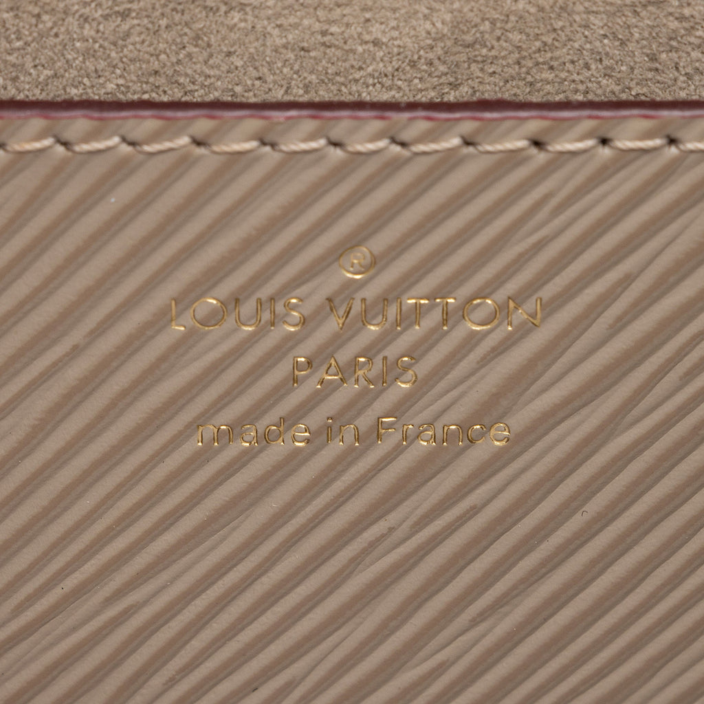 Louis Vuitton Epi Leather Twist MM Shoulder Bag (SHF-jv0LGT)