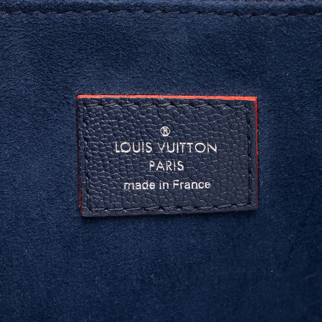 Louis Vuitton Epi Leather Twist Tote (SHF-In7Ftu)