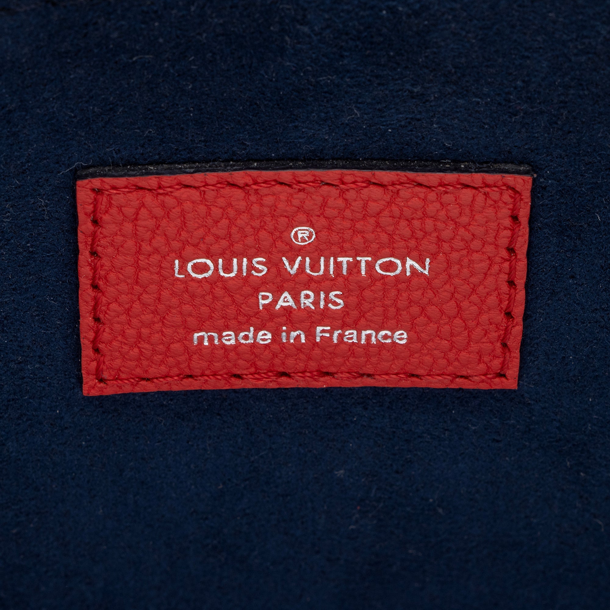Louis Vuitton Epi Leather Twist Tote (SHF-xoKhub)