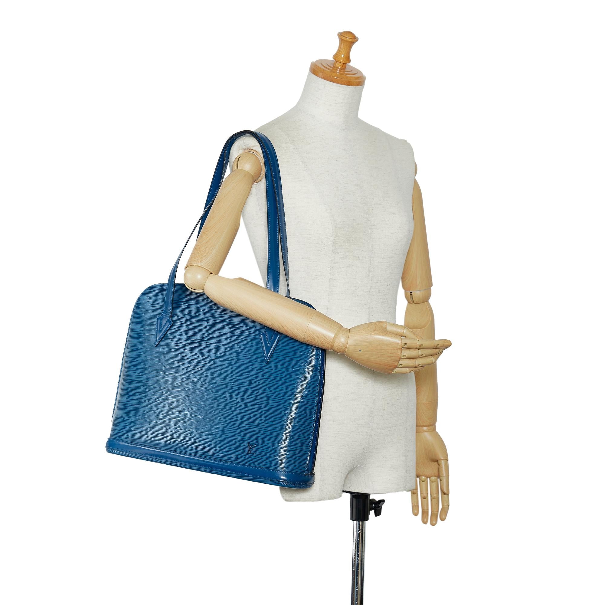 Louis Vuitton Epi Lussac (SHG-fiZW0Q)
