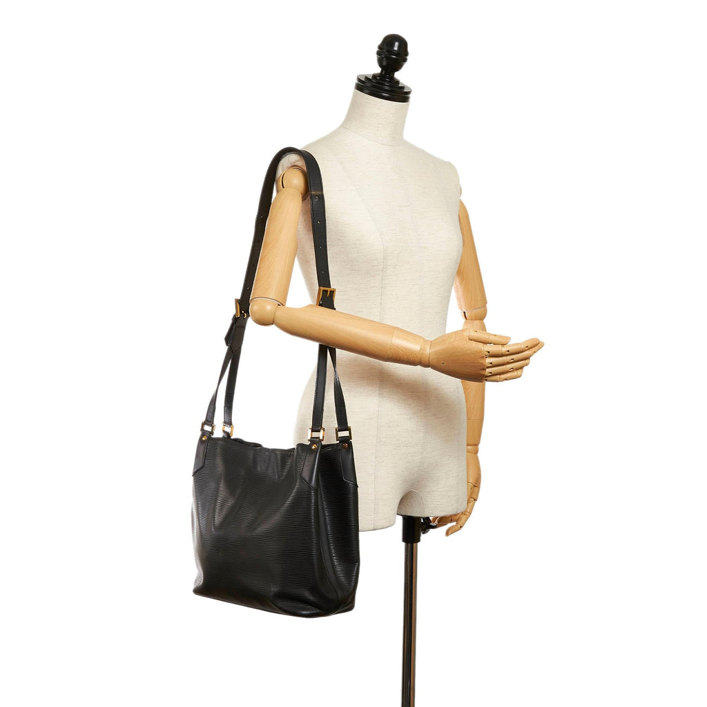 Louis Vuitton Epi Mandara MM (SHG-30722)