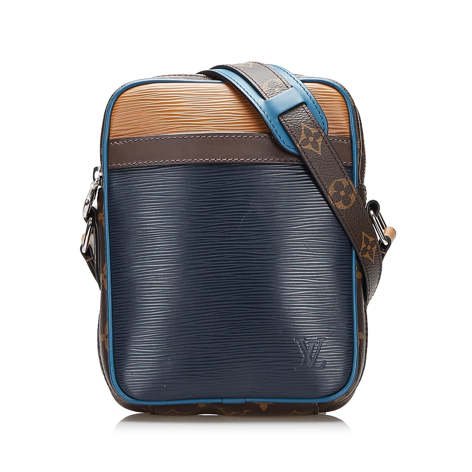 Louis Vuitton Epi Monogram Danube PM (SHG-F3PEAL)