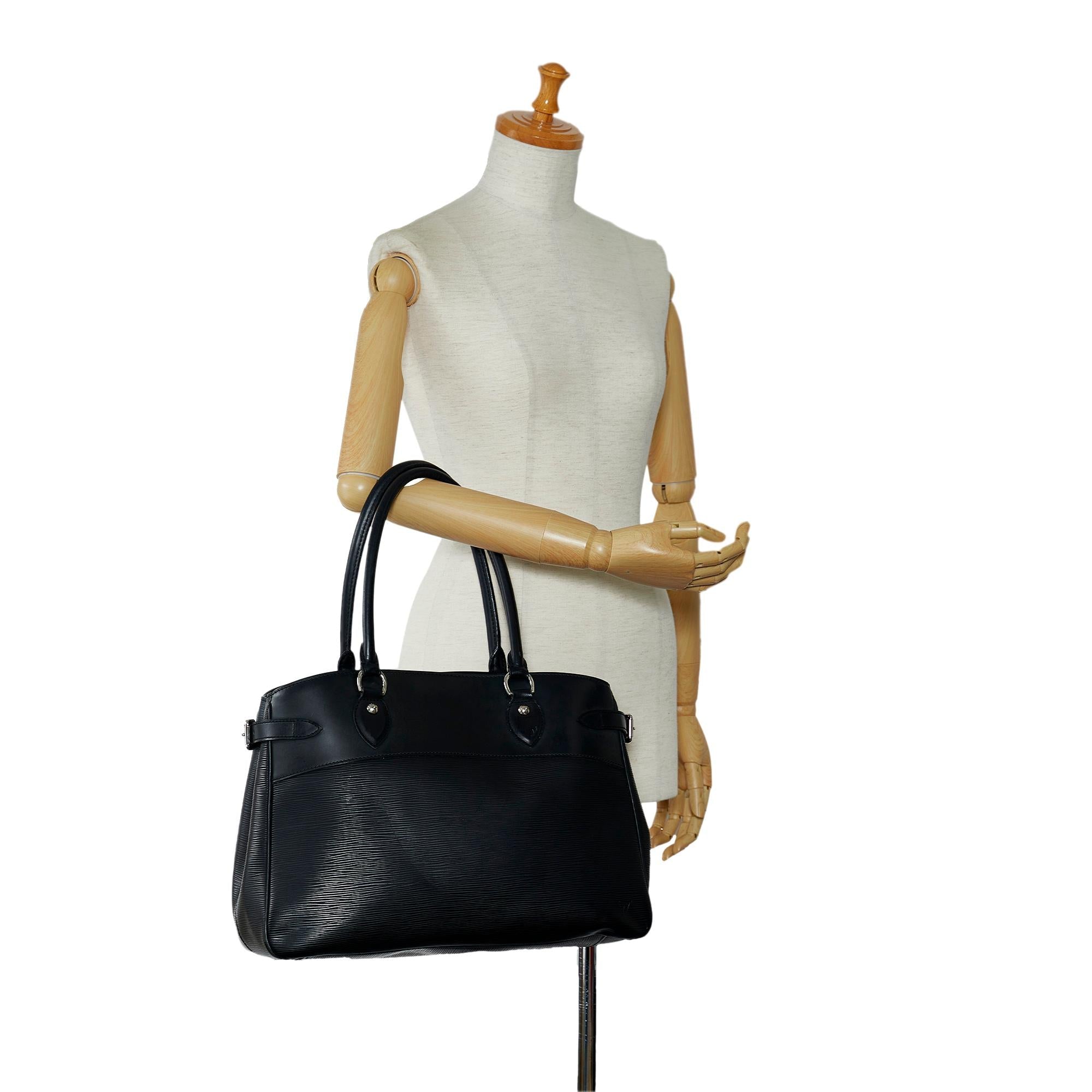 Louis Vuitton Epi Passy GM (SHG-kZdbwj)