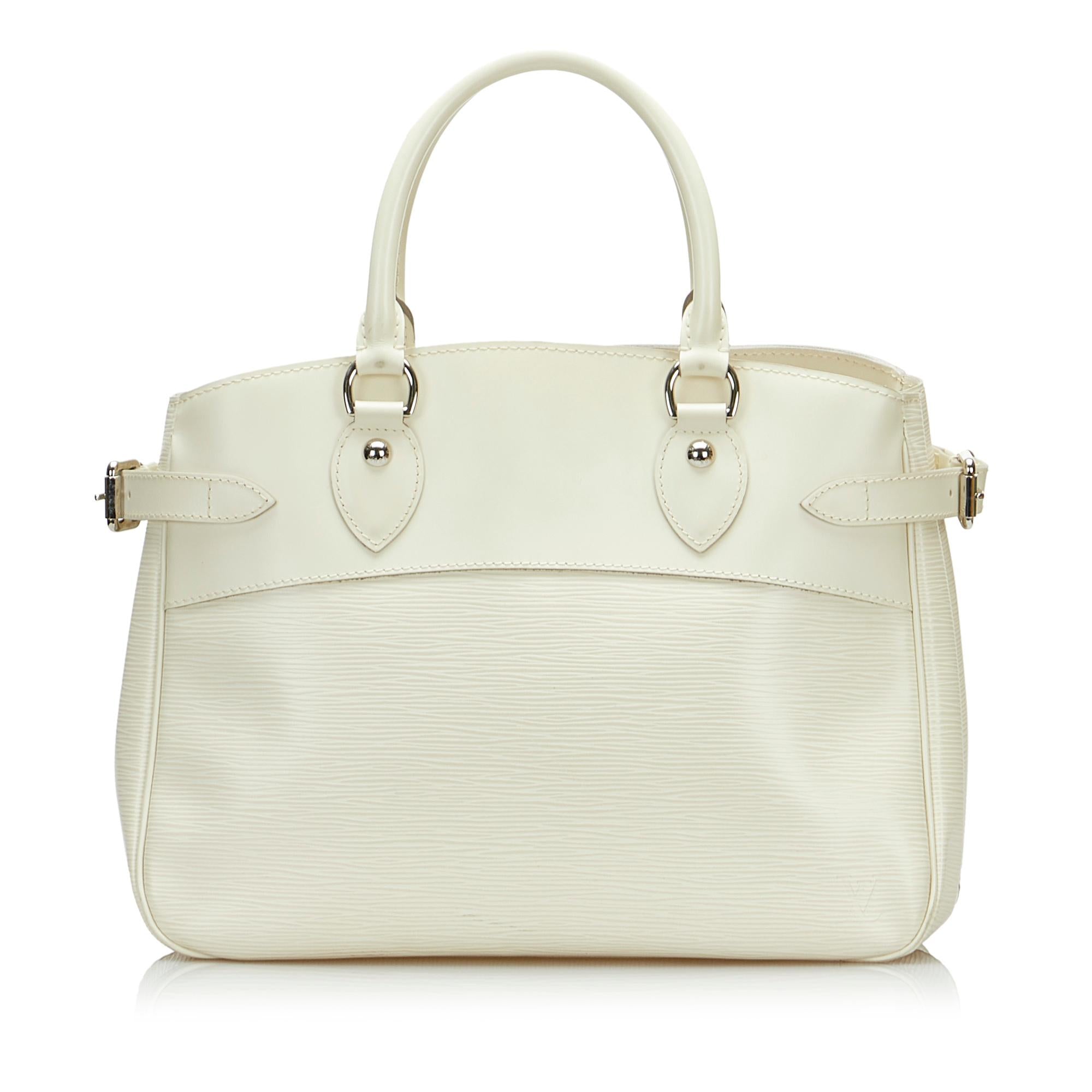 Louis Vuitton Epi Passy PM (SHG-PuxUfs)