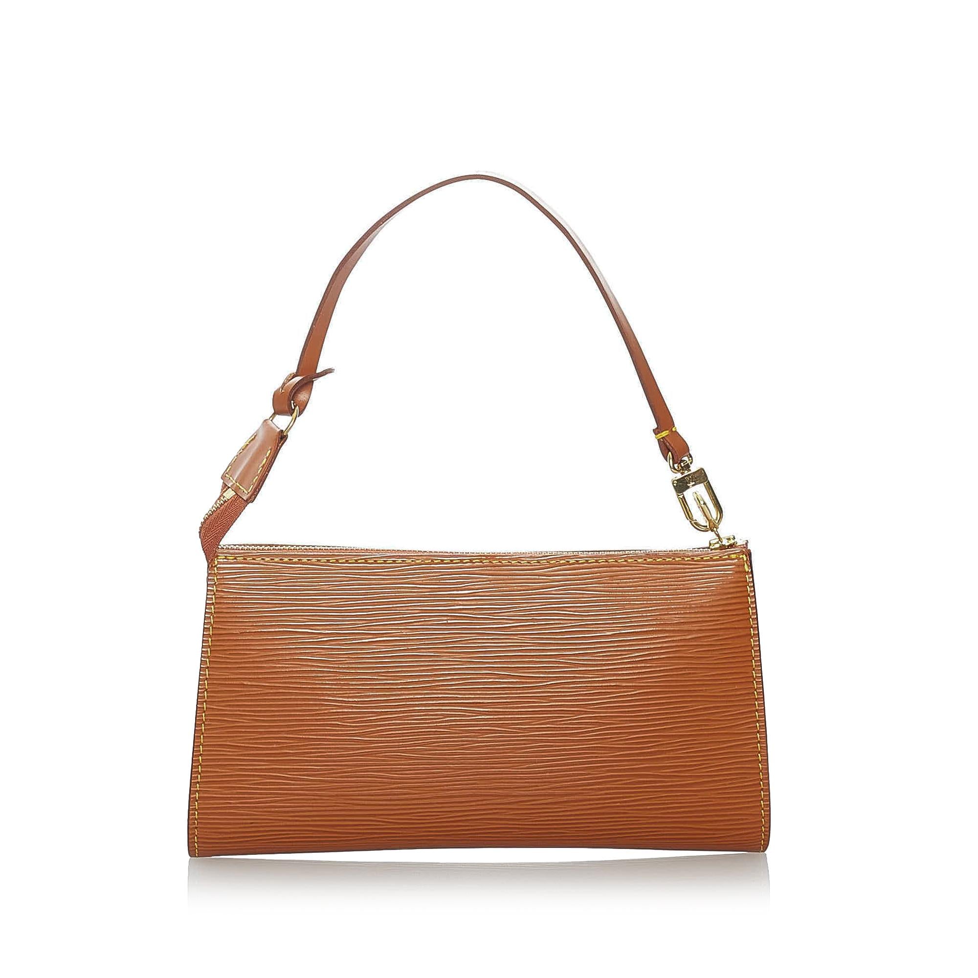 Louis Vuitton Epi Pochette Accessoires (SHG-30283)