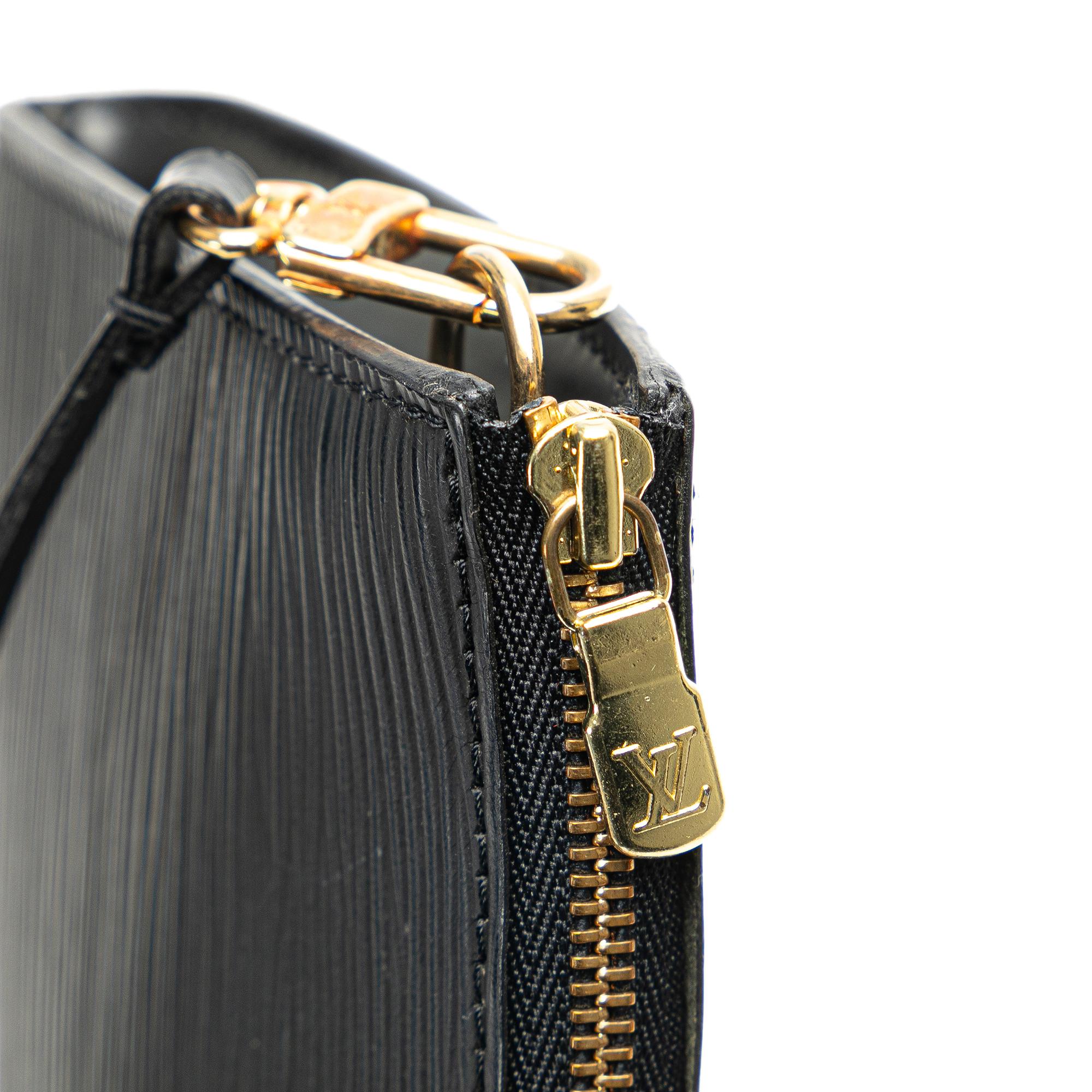 Louis Vuitton Epi Pochette Accessoires (SHG-b7oWzA)