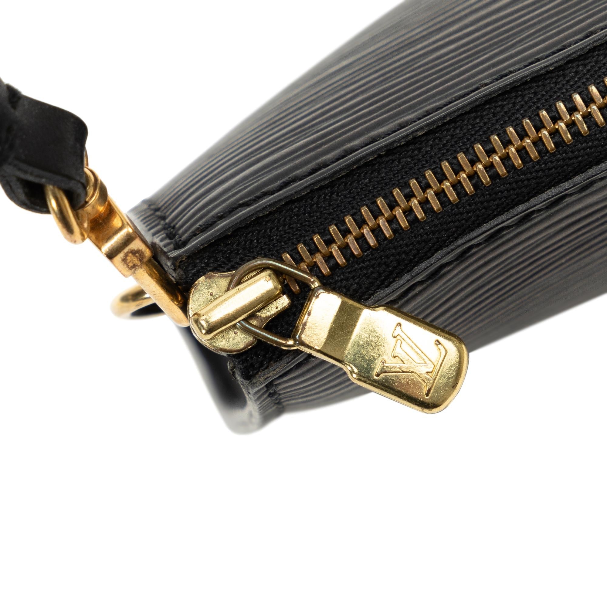 Louis Vuitton Epi Pochette Accessoires (SHG-hjFnTz)