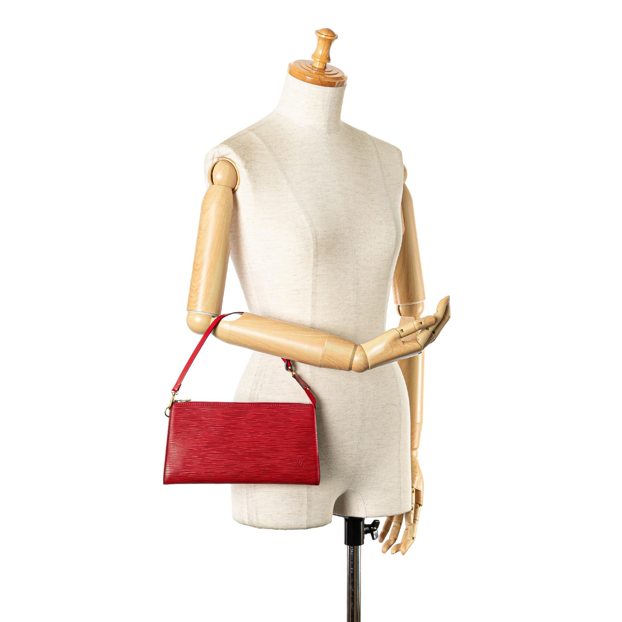Louis Vuitton Epi Pochette Accessoires (SHG-GgigrP)