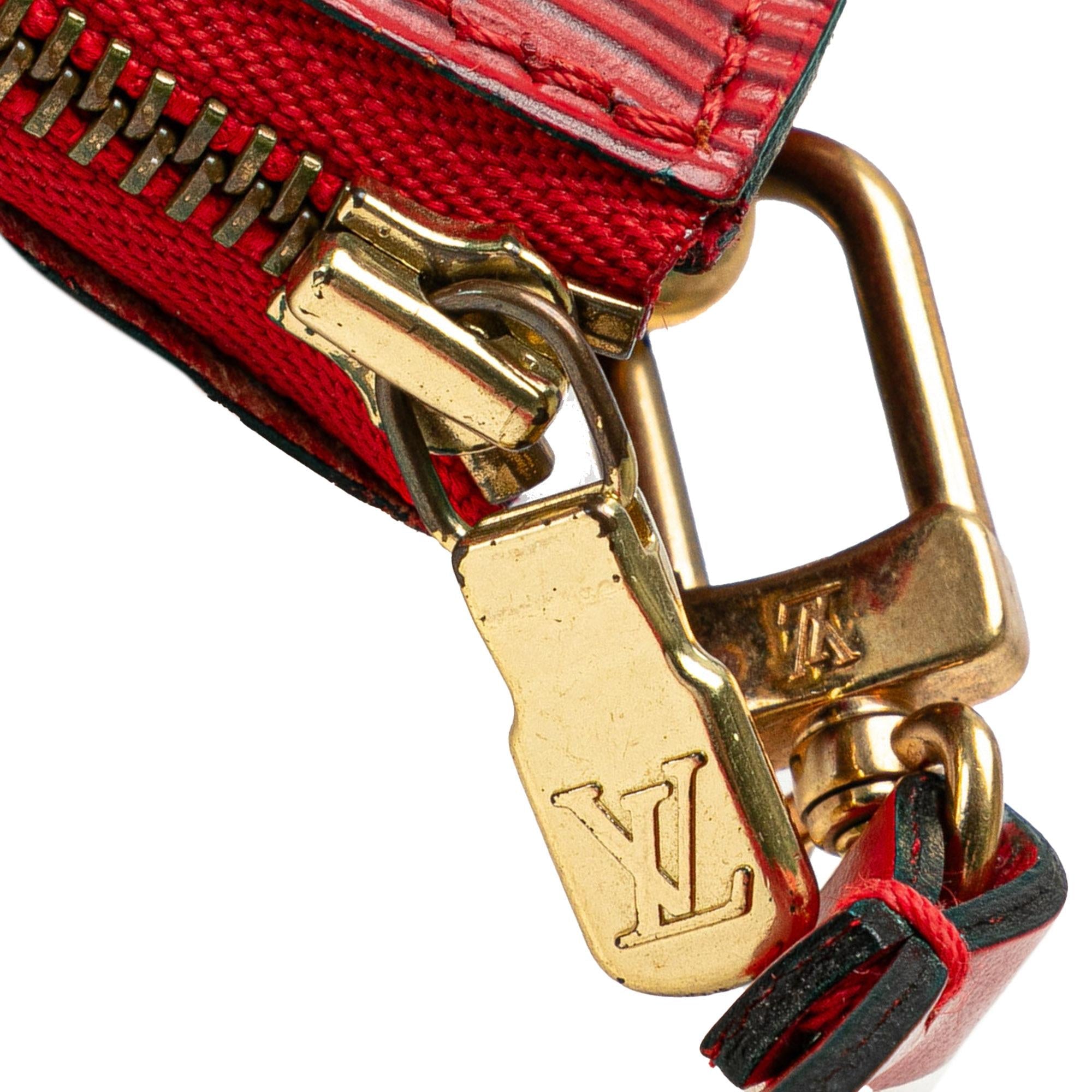 Louis Vuitton Epi Pochette Accessoires (SHG-4AzVBF)