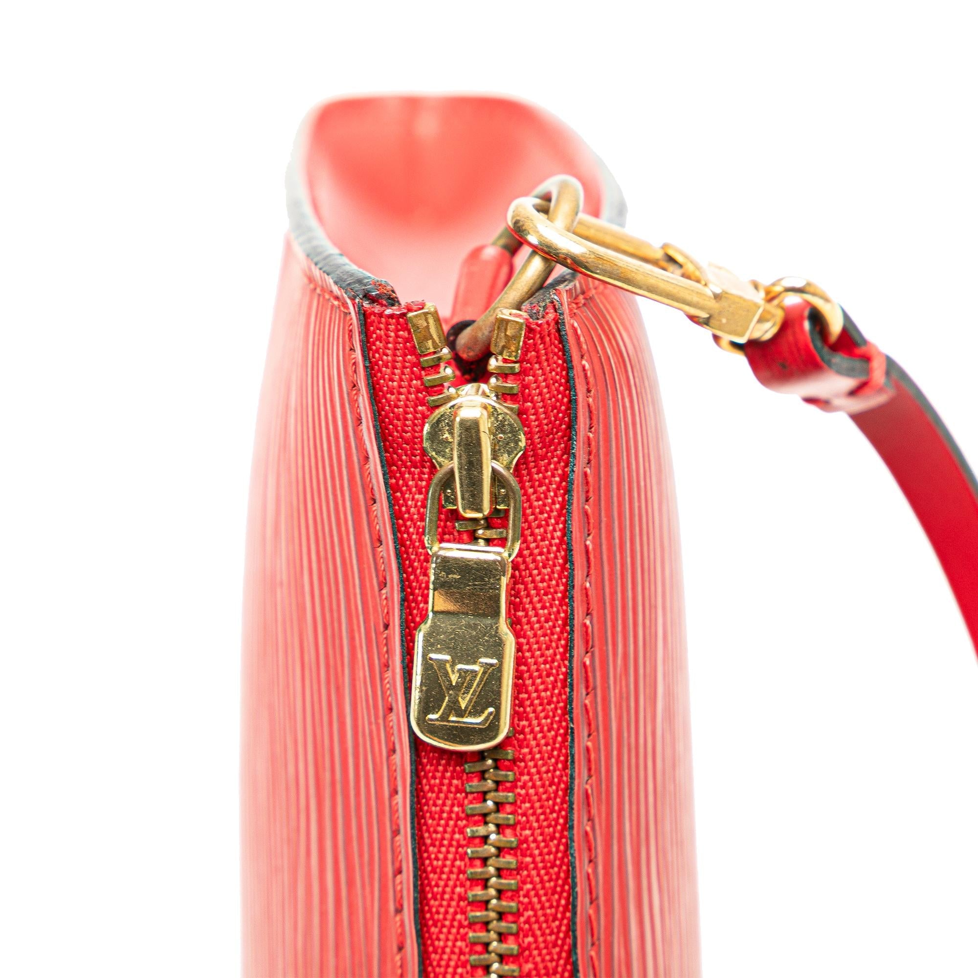 Louis Vuitton Epi Pochette Accessoires (SHG-GIaBdT)