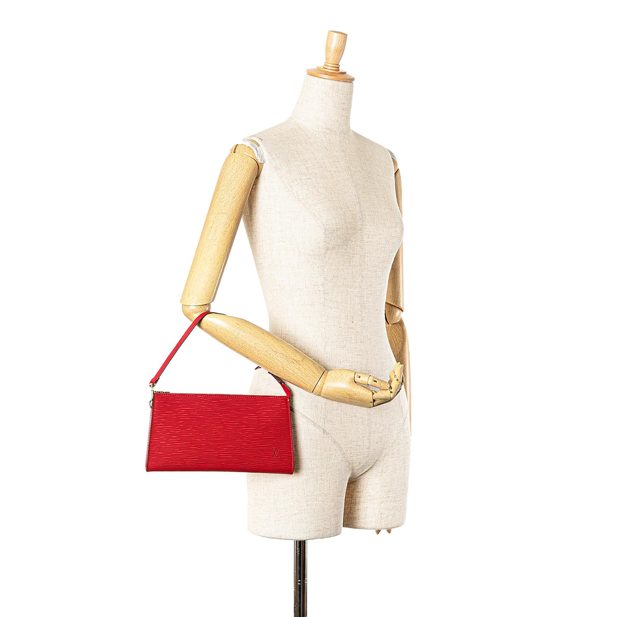 Louis Vuitton Epi Pochette Accessoires (SHG-9Ypsiq)
