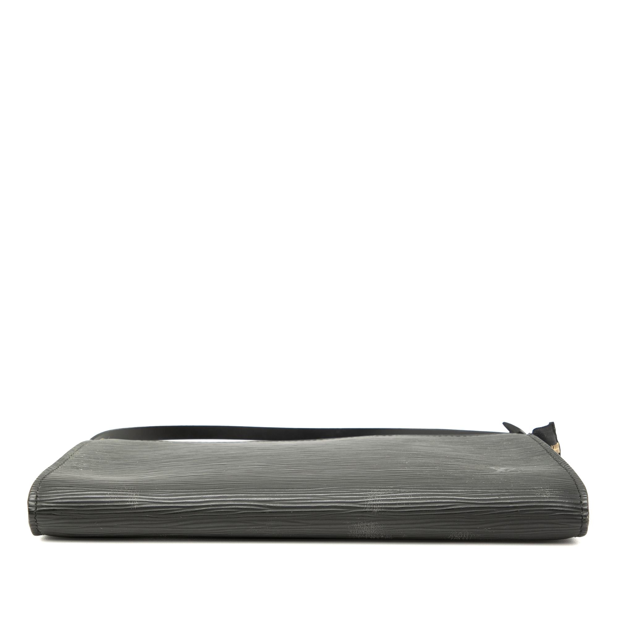 Louis Vuitton Epi Pochette Accessoires