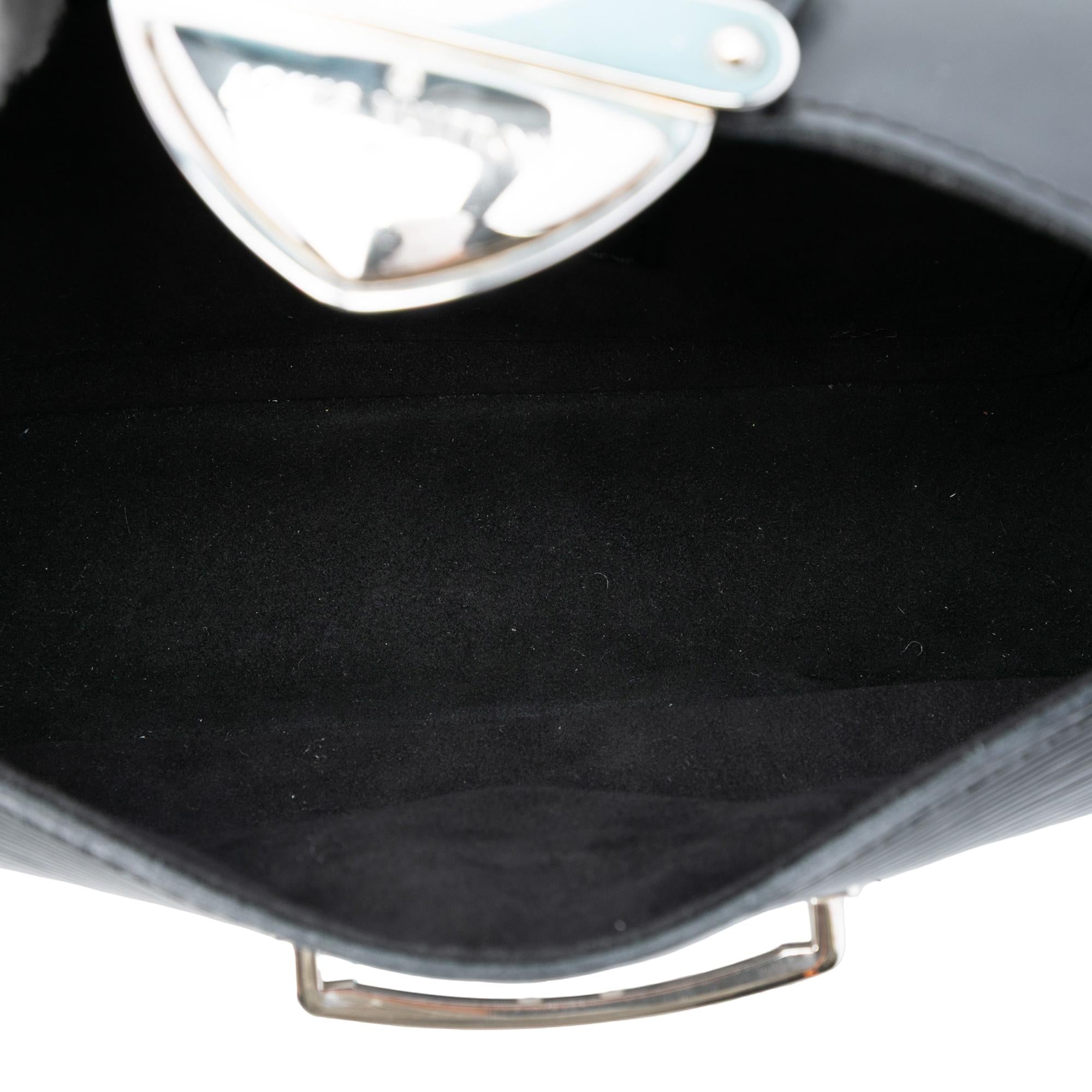 Louis Vuitton Epi Pochette Montaigne