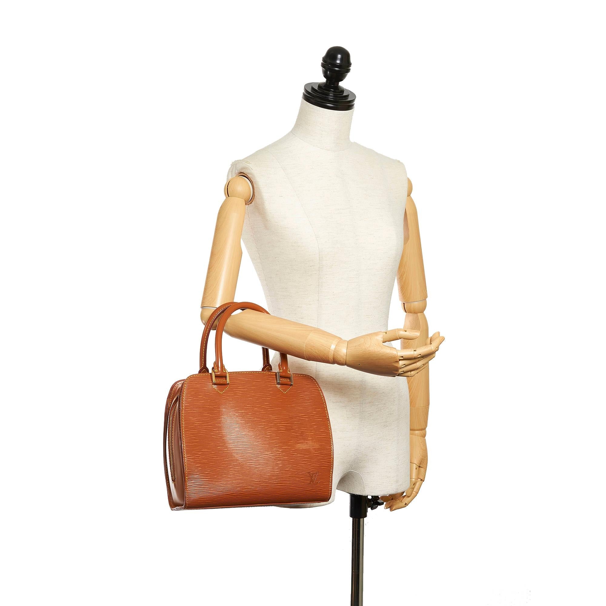 Louis Vuitton Epi Pont Neuf (SHG-30225)