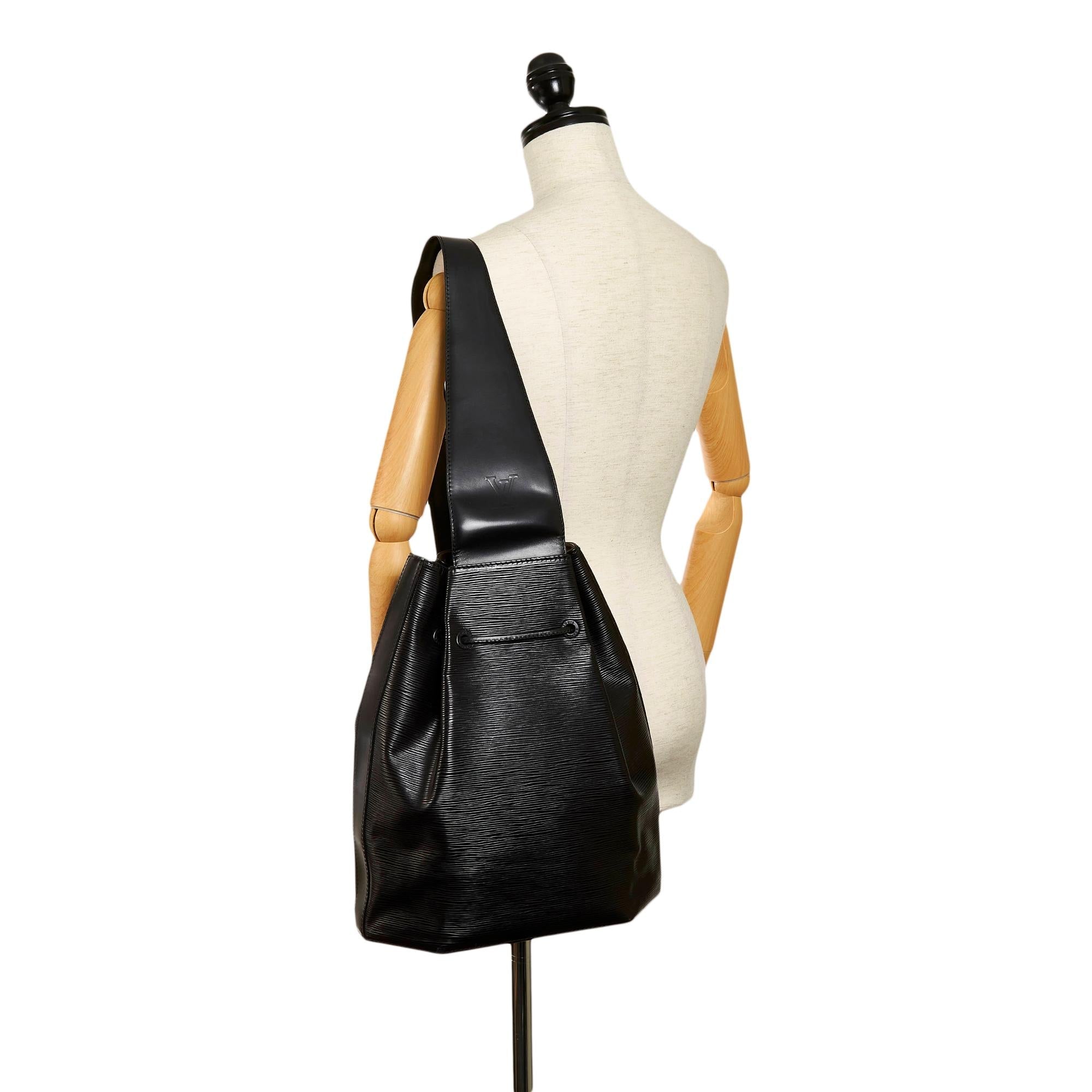 Louis Vuitton Epi Sac A Dos (SHG-30784)