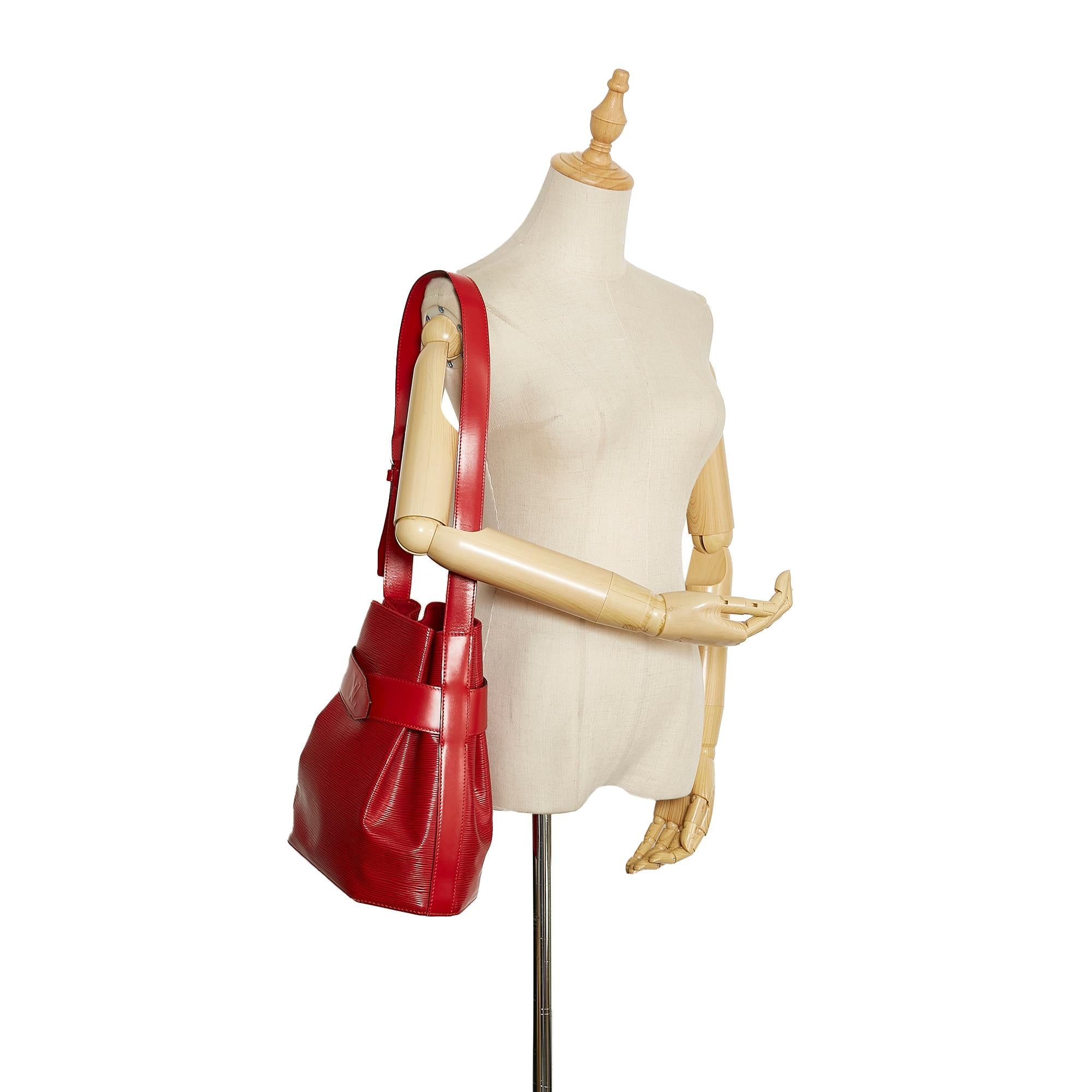 Louis Vuitton Epi Sac D Epaule PM (SHG-1ol2tz)
