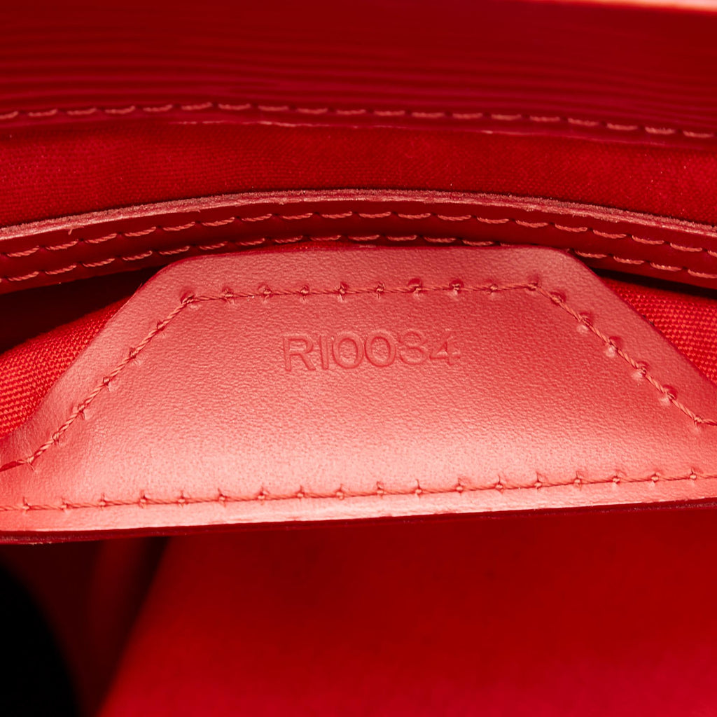 Louis Vuitton Epi Sac Plat PM (SHG-37813)