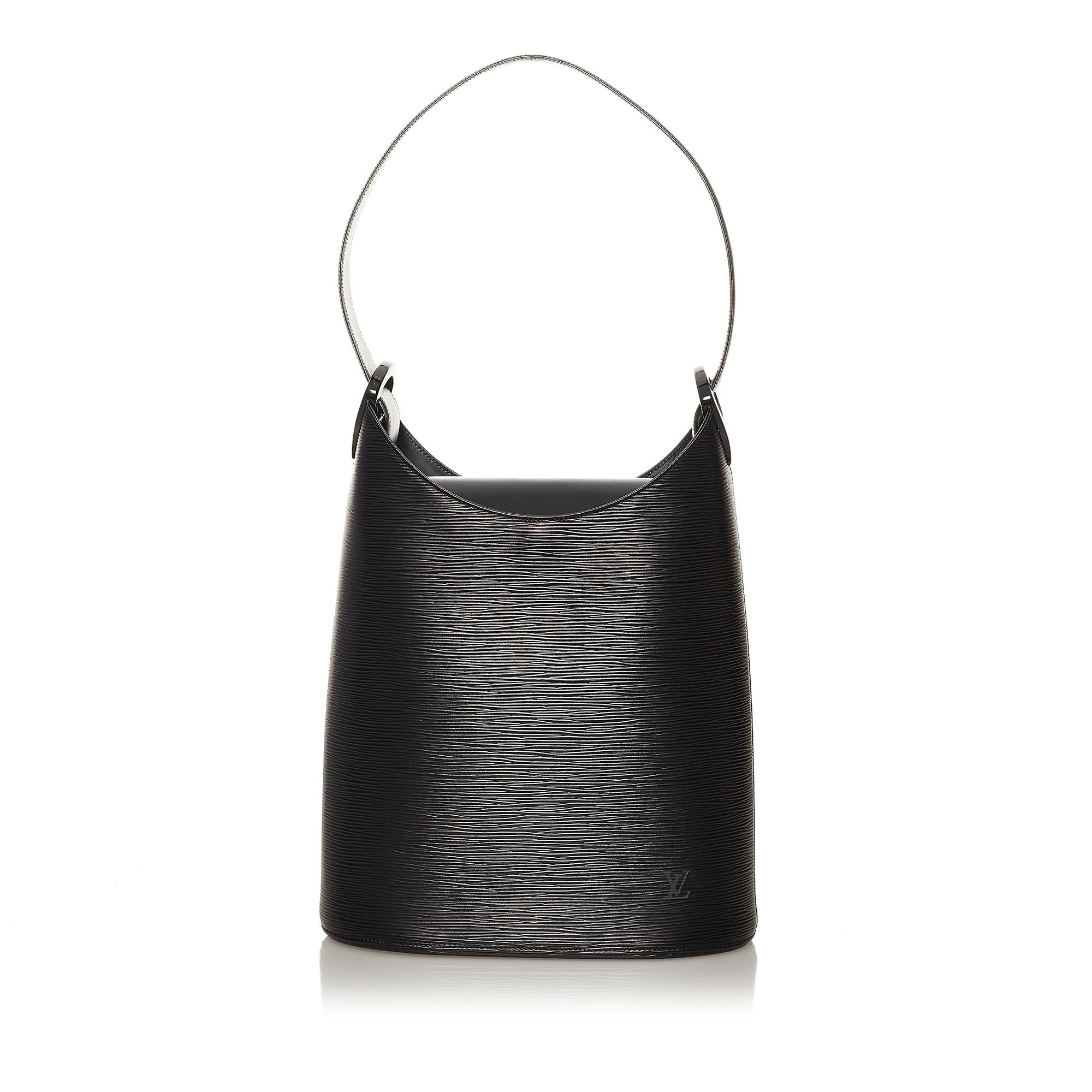 Louis Vuitton Epi Sac Verseau (SHG-28347)