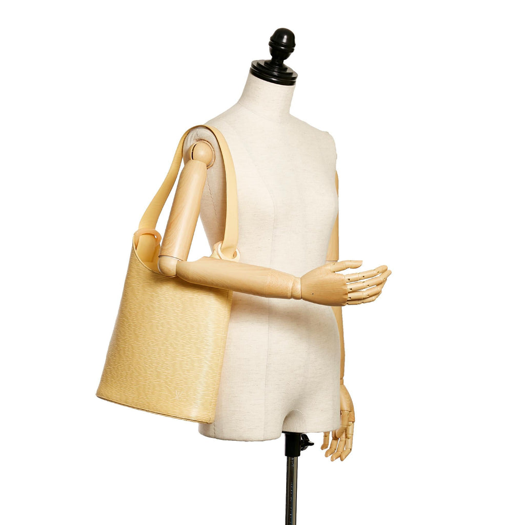 Louis Vuitton Epi Sac Verseau (SHG-30305)