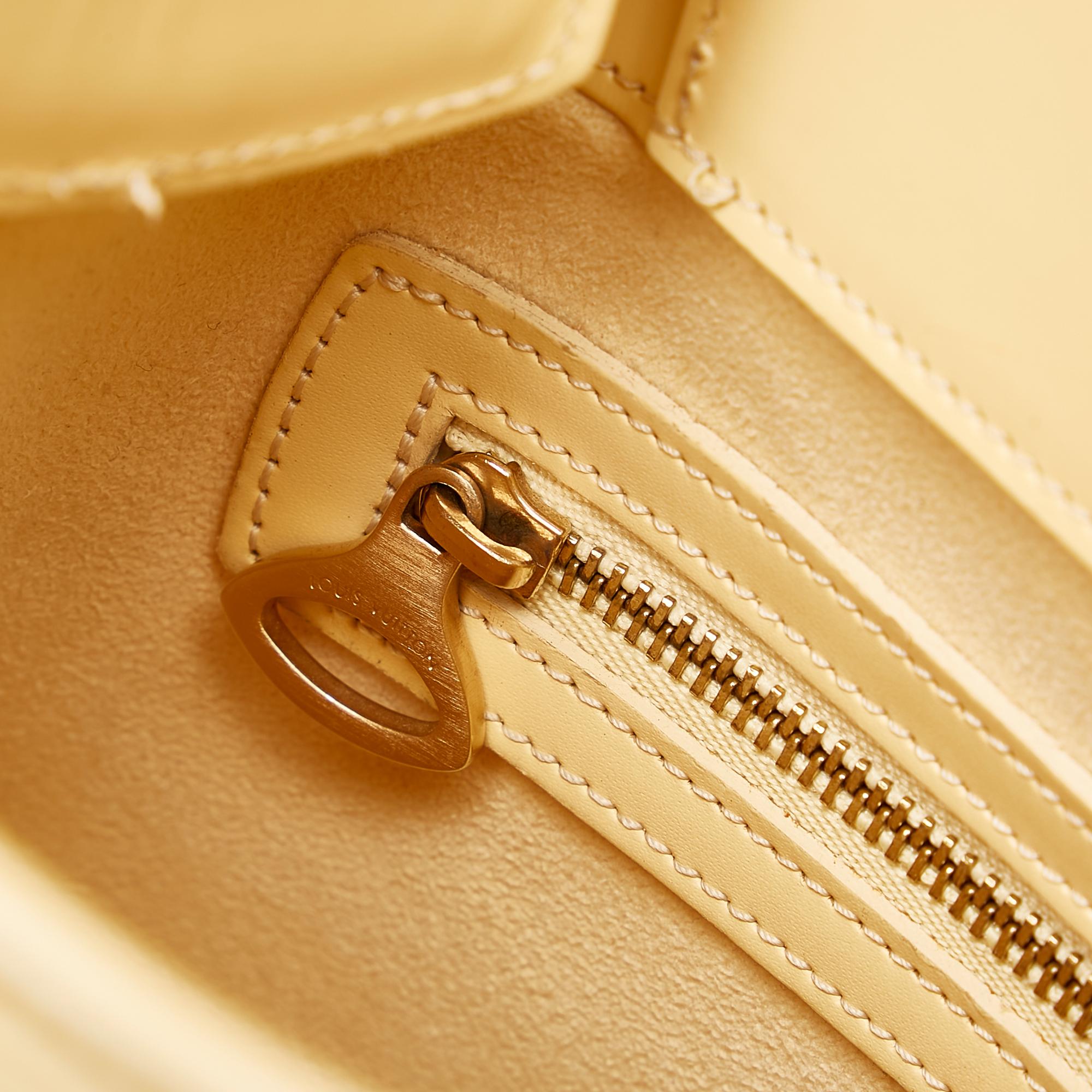 Louis Vuitton Epi Sac Verseau (SHG-32418)