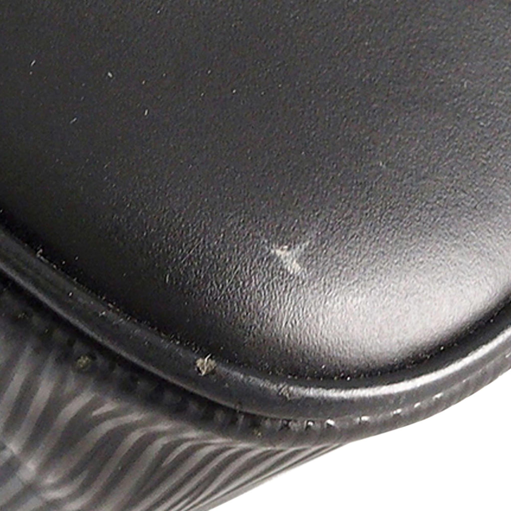 Louis Vuitton Epi Segur PM (SHG-nvQt1C)