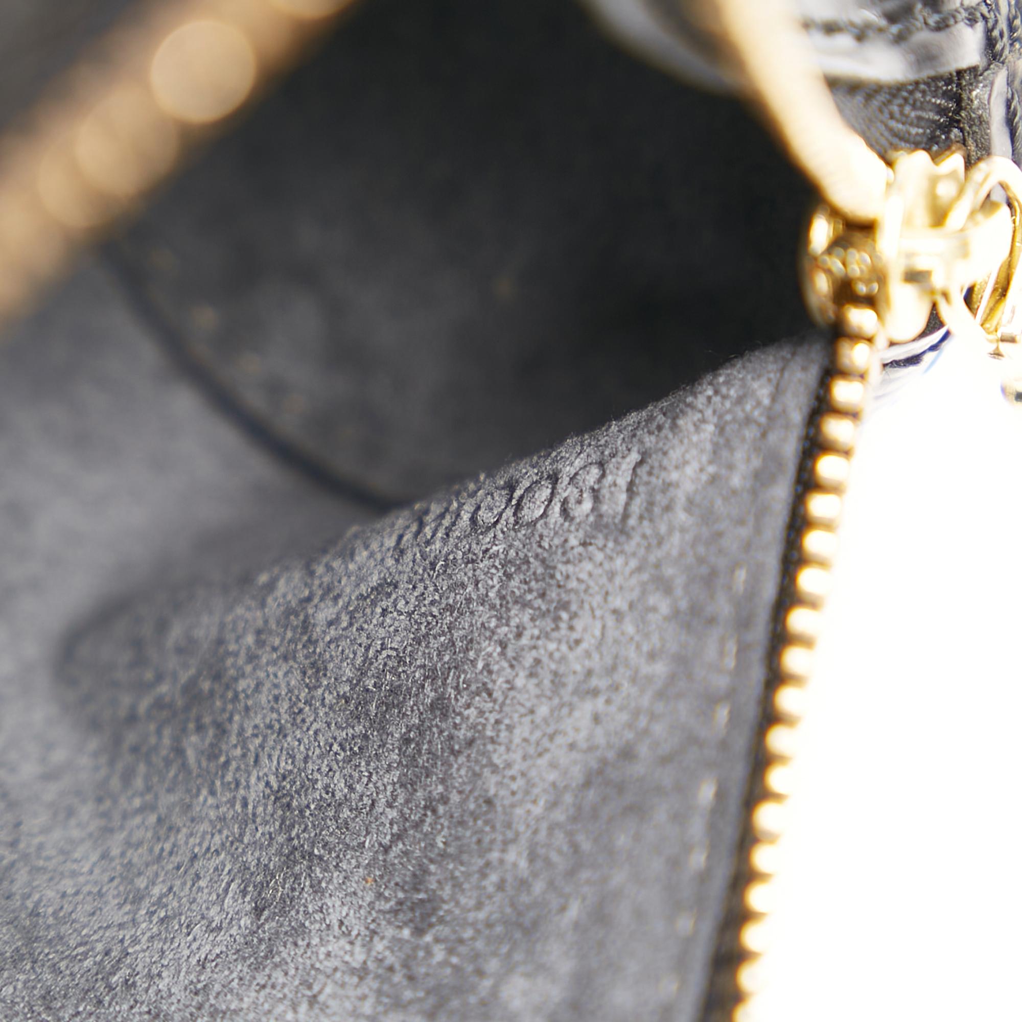 Louis Vuitton Epi Soufflot Pochette (SHG-31308)
