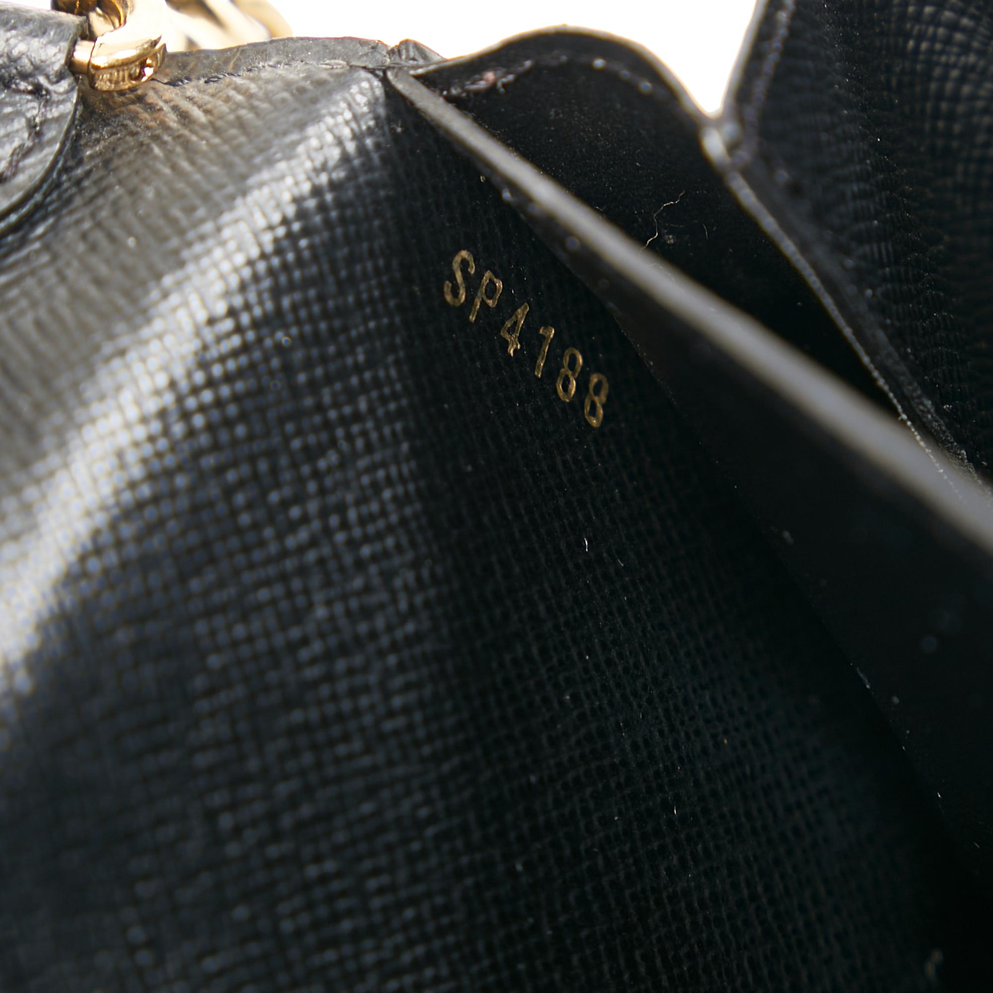 Louis Vuitton Epi Twist Love Lock Chain Wallet (SHG-MmYcl0)