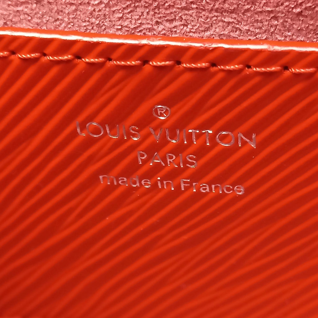Louis Vuitton Epi Twist MM (SHG-35210)