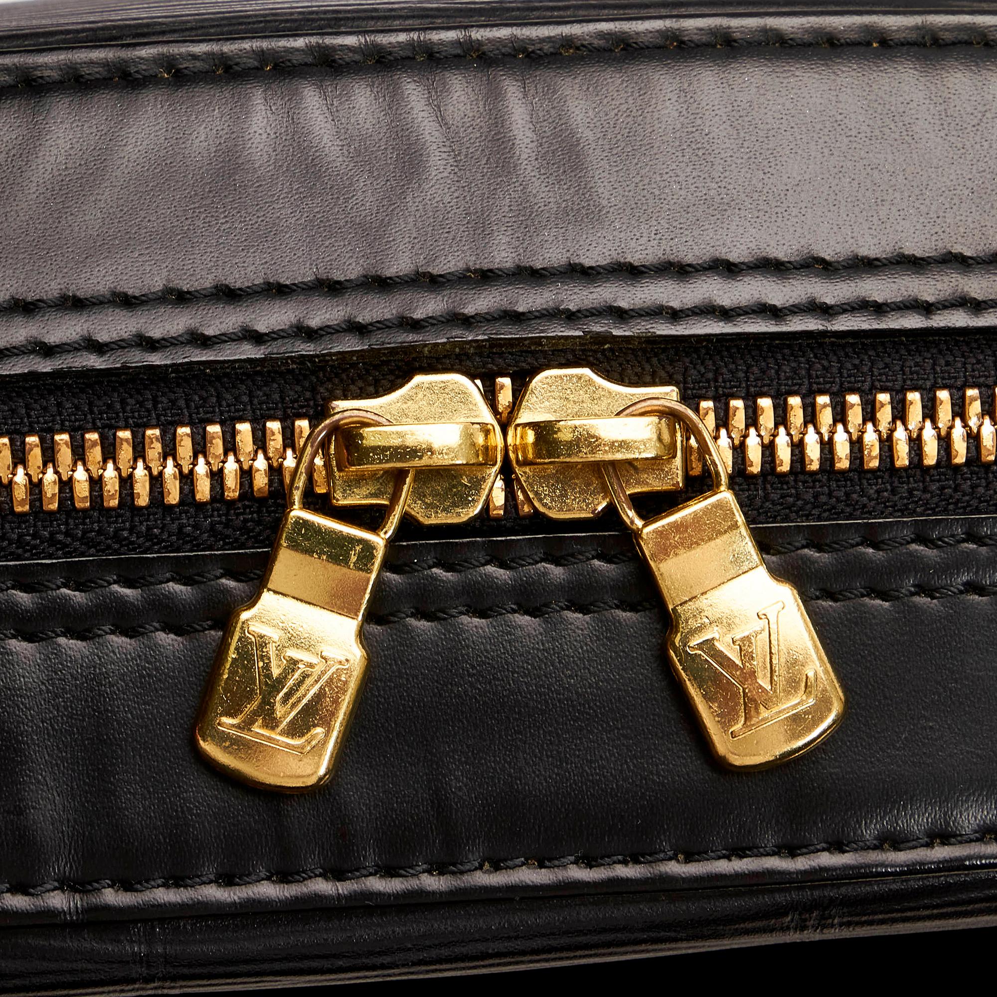 Louis Vuitton Epi Voltaire (SHG-30197)