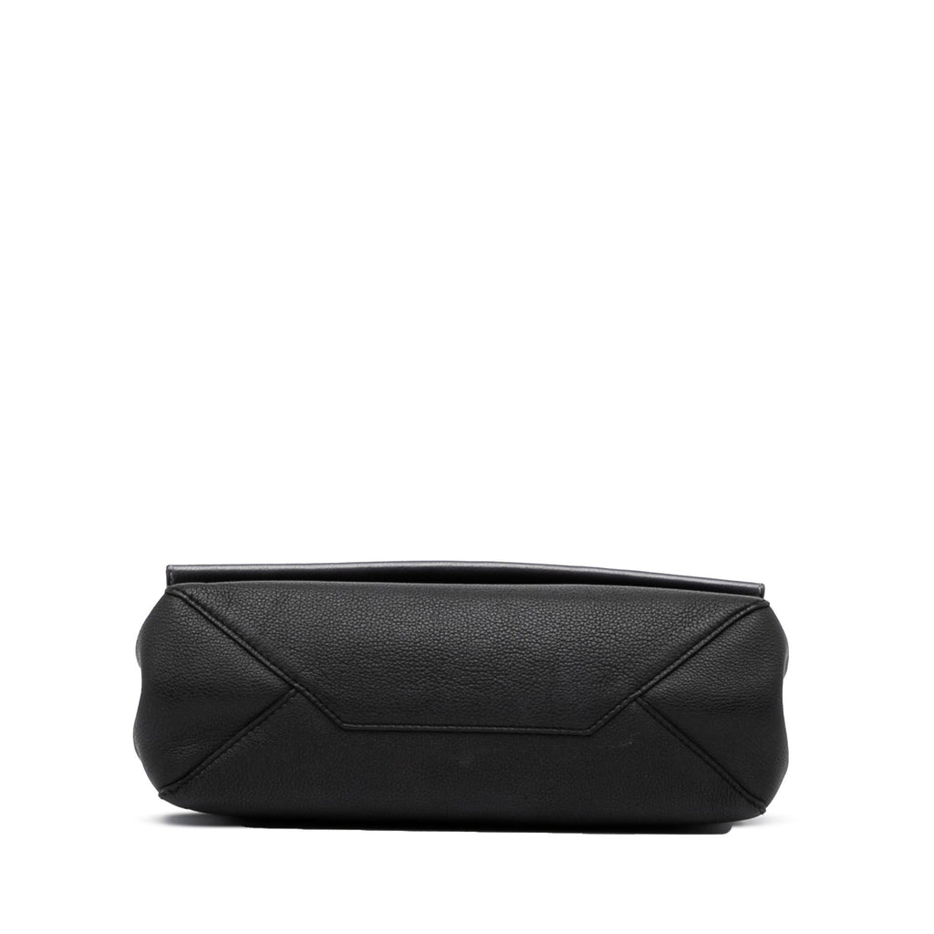 Louis Vuitton Eyelet LockMe II