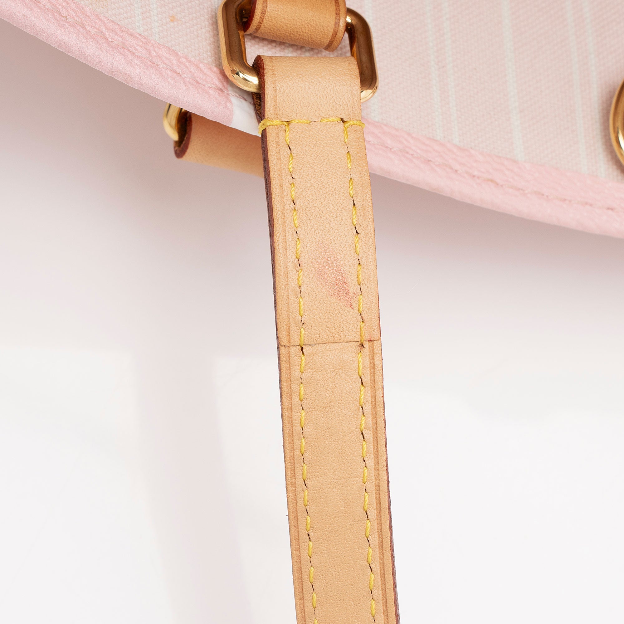 Louis Vuitton Giant Monogram Canvas By The Pool Onthego GM Tote (SHF-GW7dzi)