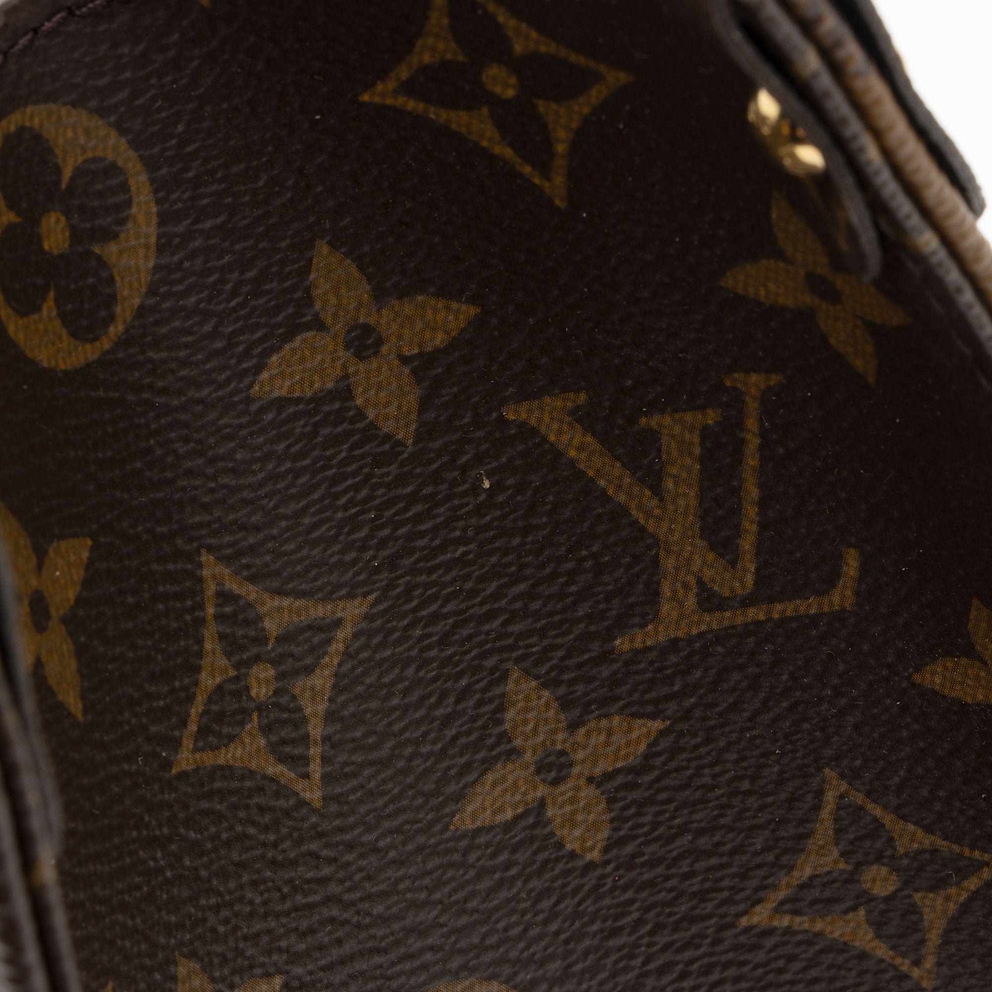 Louis Vuitton Giant Monogram Canvas Onthego MM Tote (SHF-tL87g4)